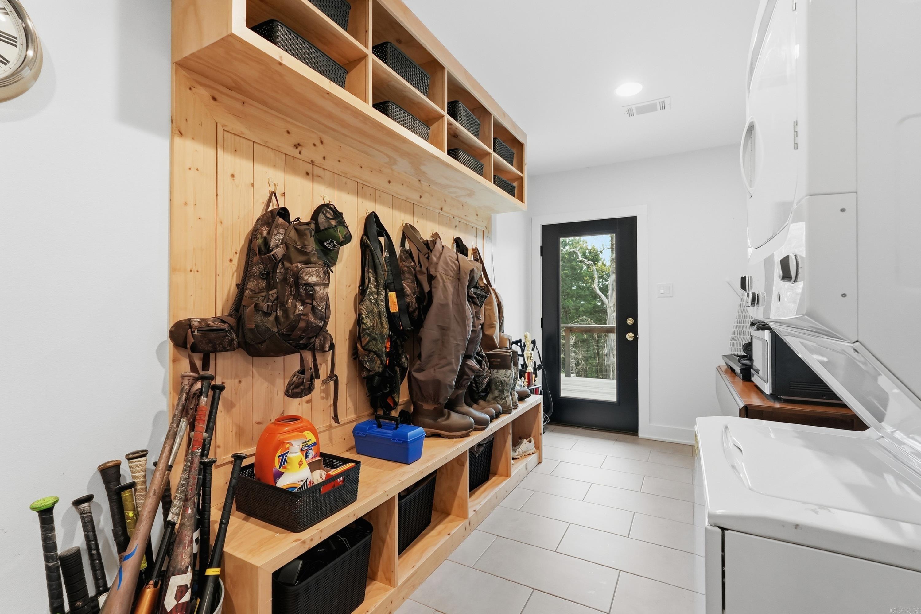3285 Nob Hill Dr