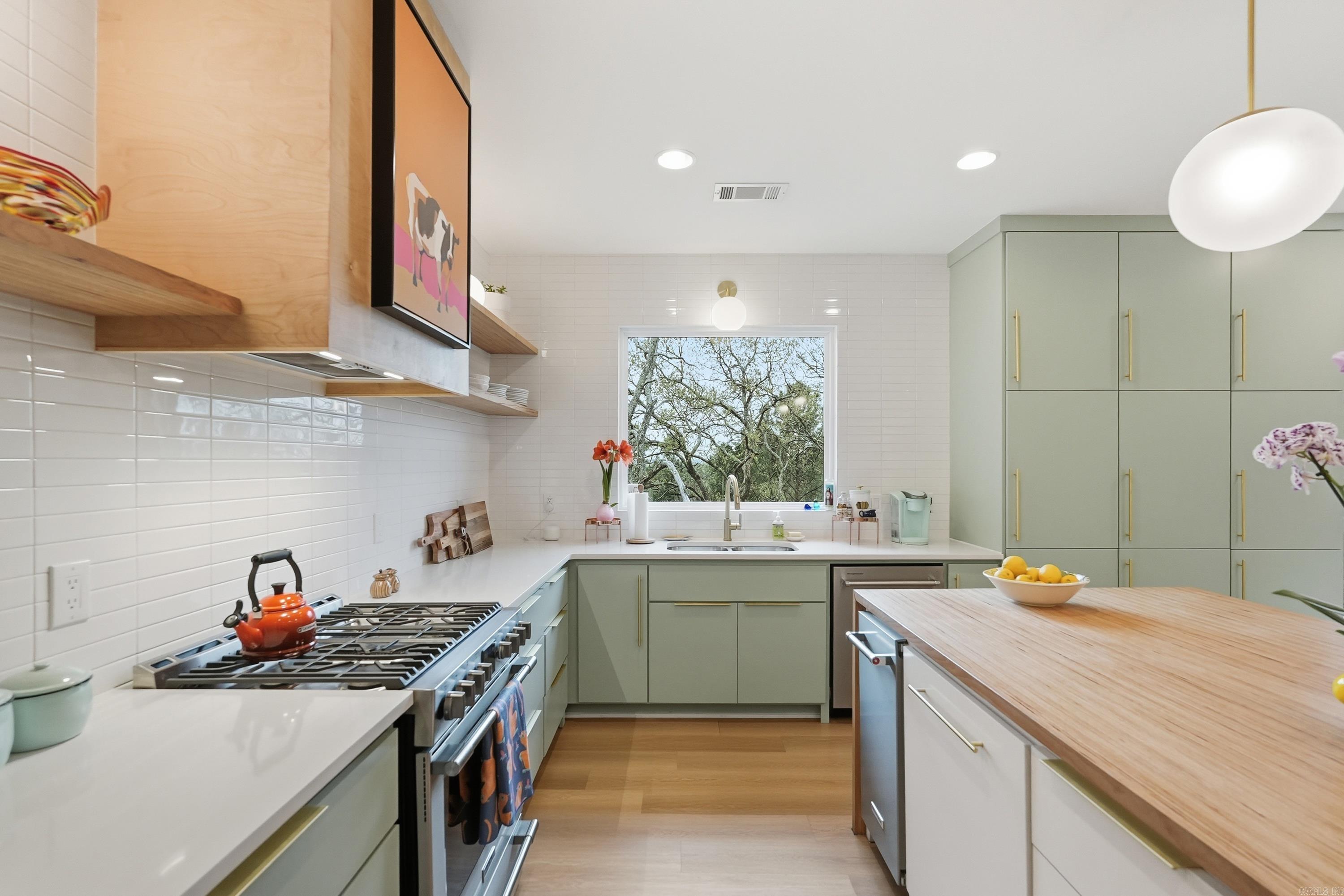 3285 Nob Hill Dr