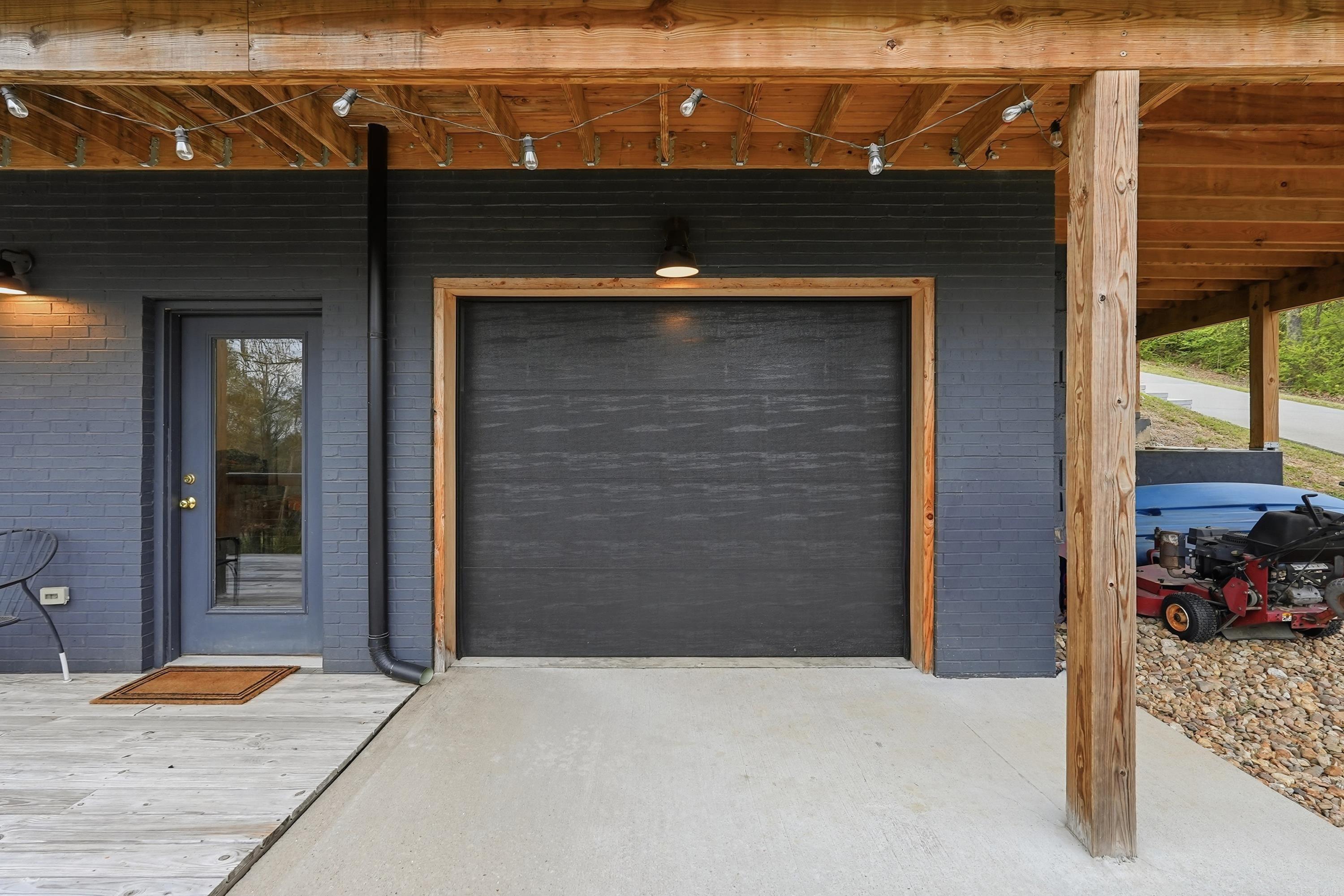 3285 Nob Hill Dr