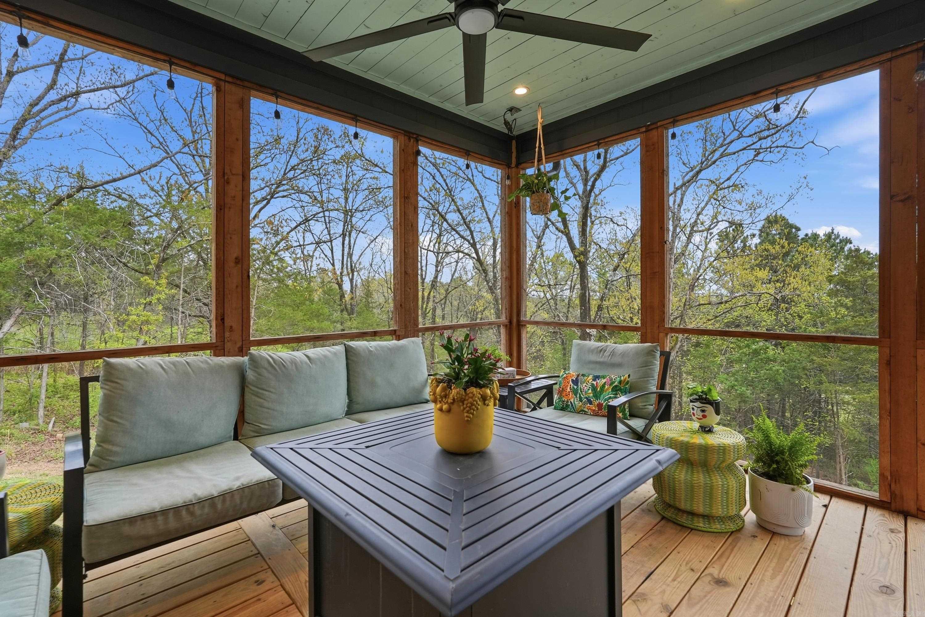 3285 Nob Hill Dr