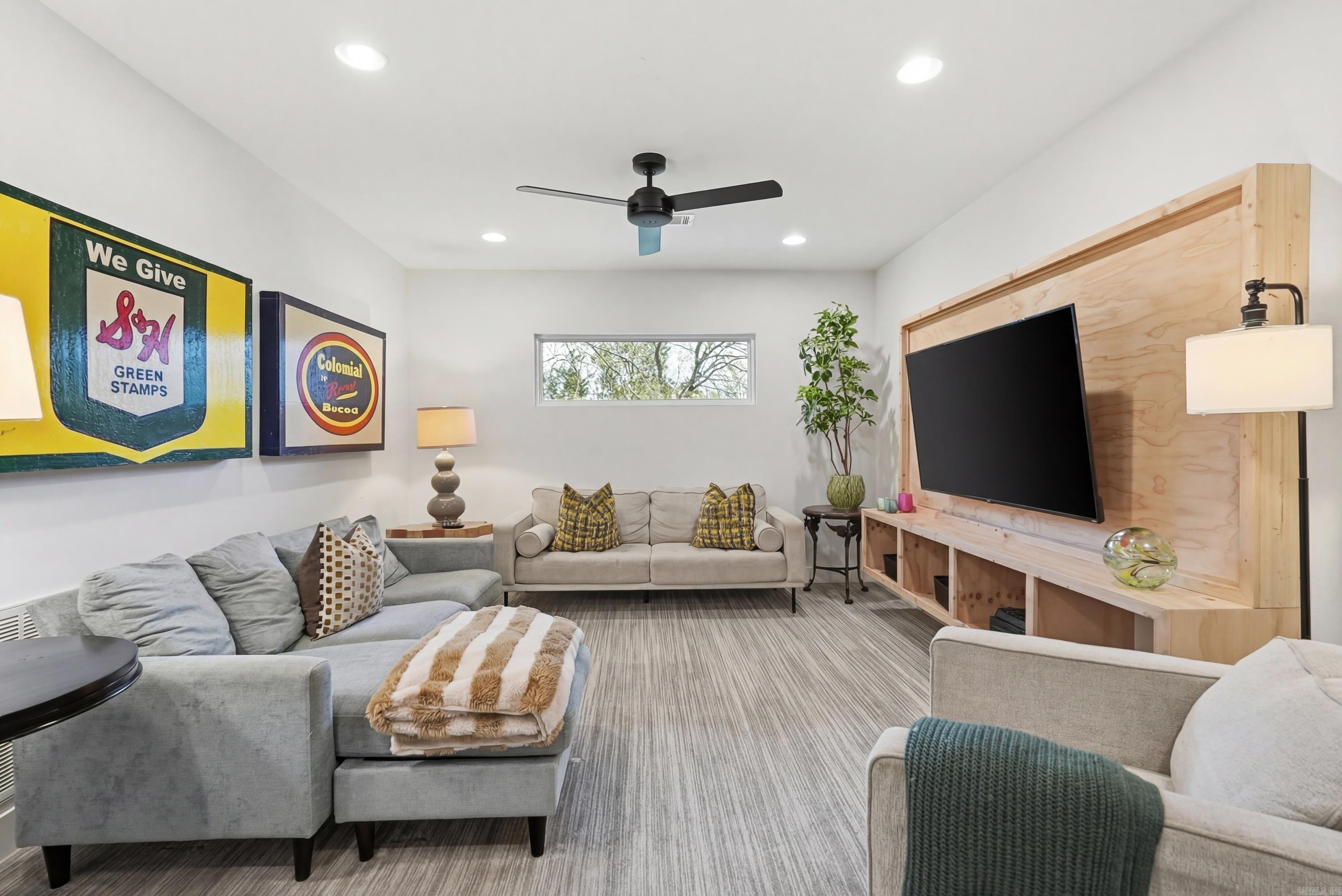 3285 Nob Hill Dr
