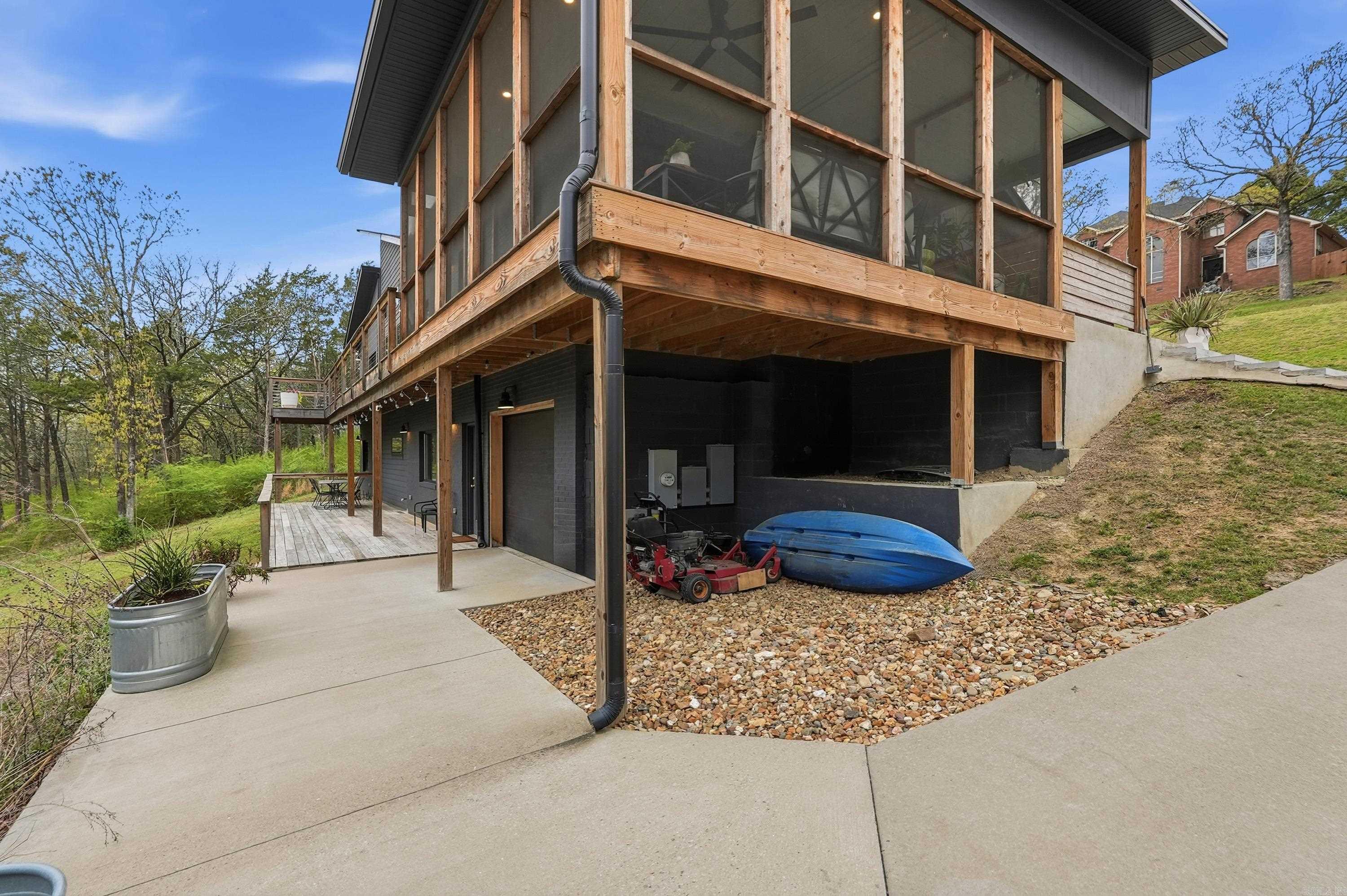 3285 Nob Hill Dr