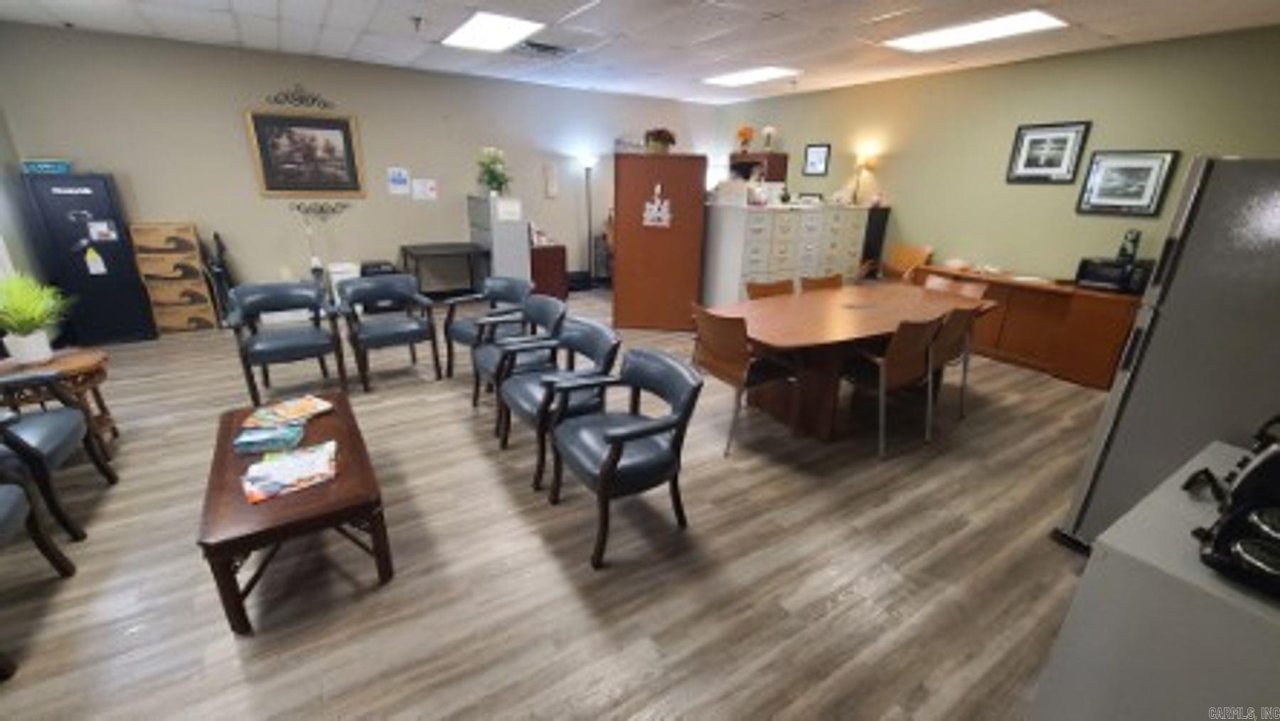 1820 Central Avenue, Suite E