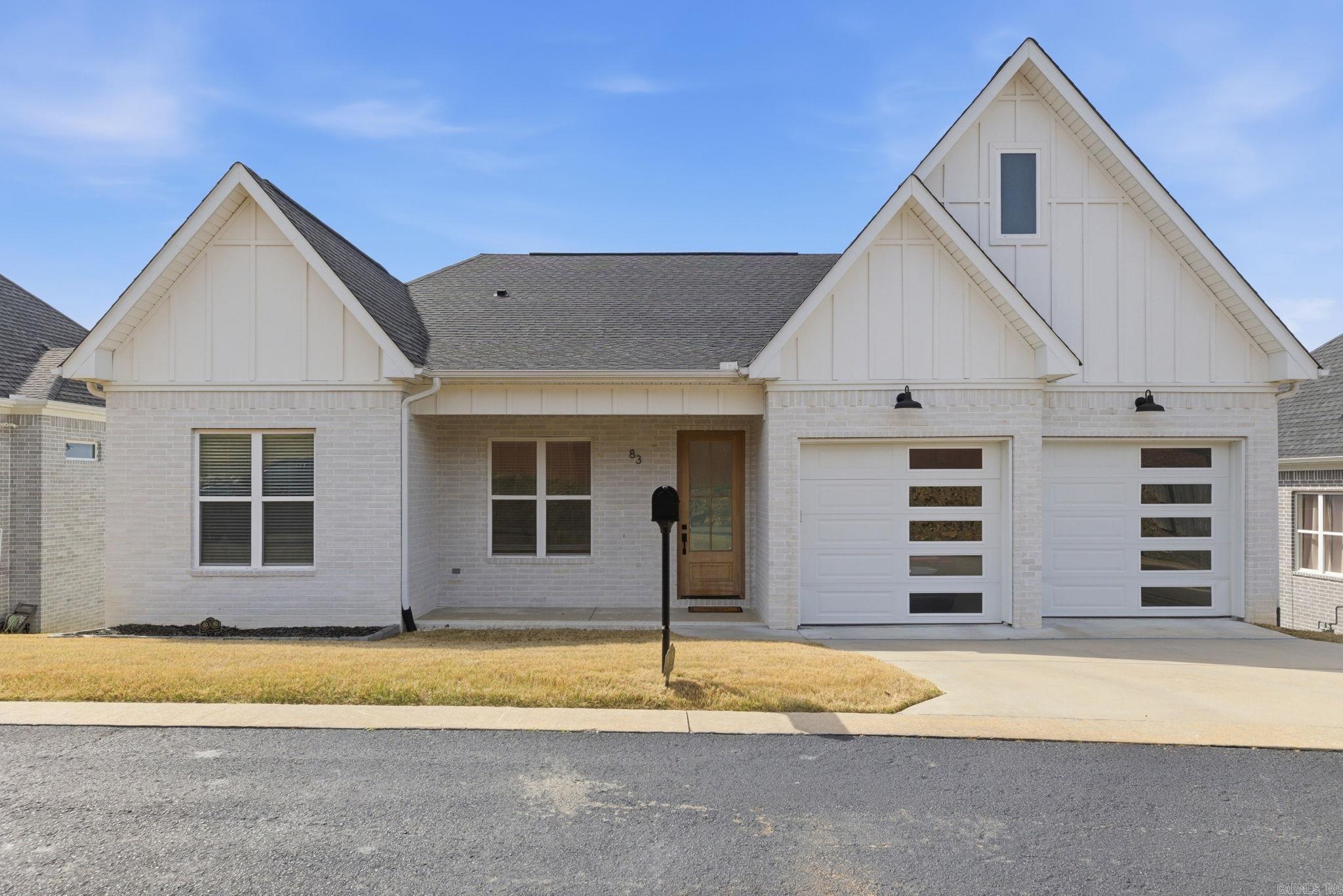 83 Tournay Circle