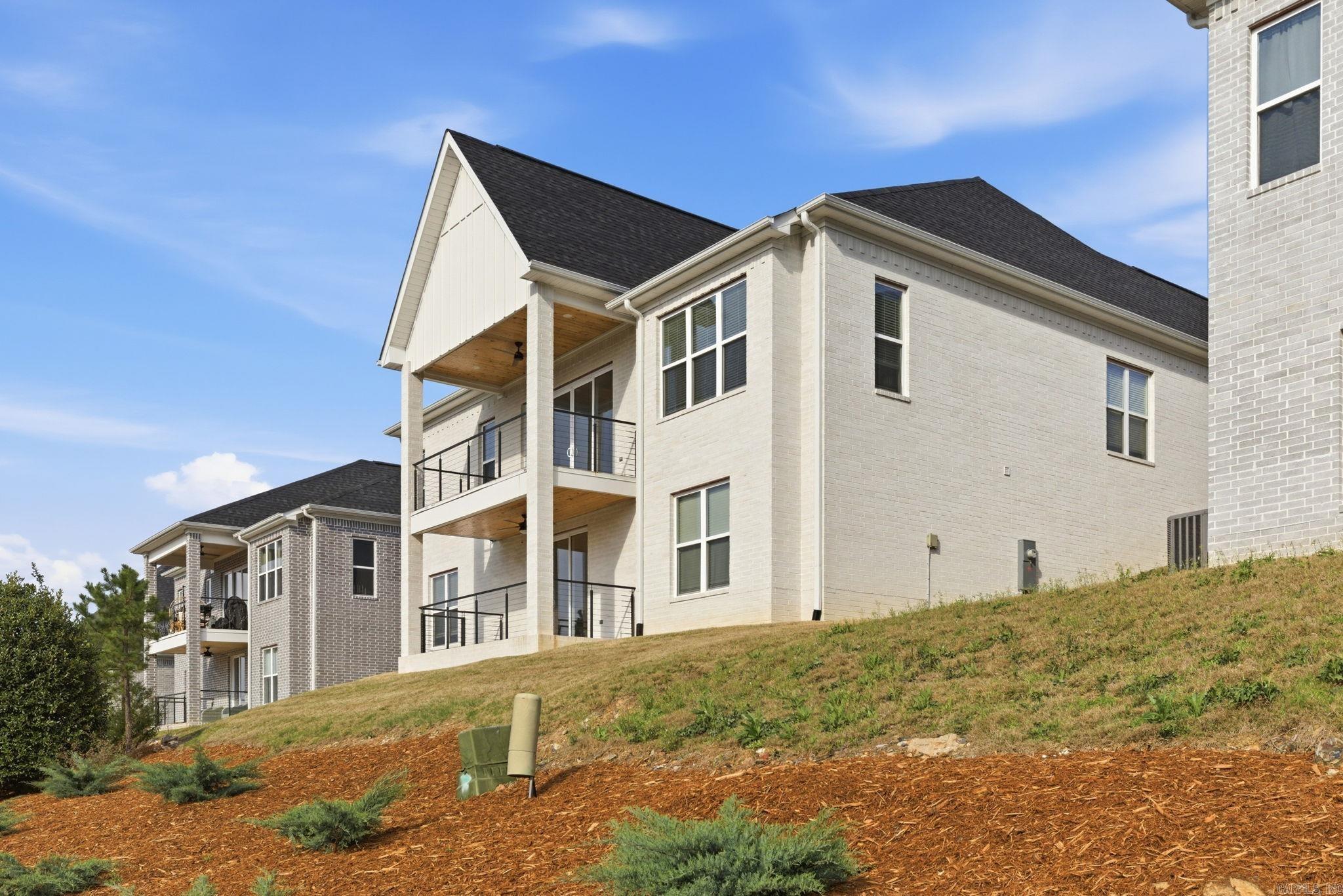 83 Tournay Circle