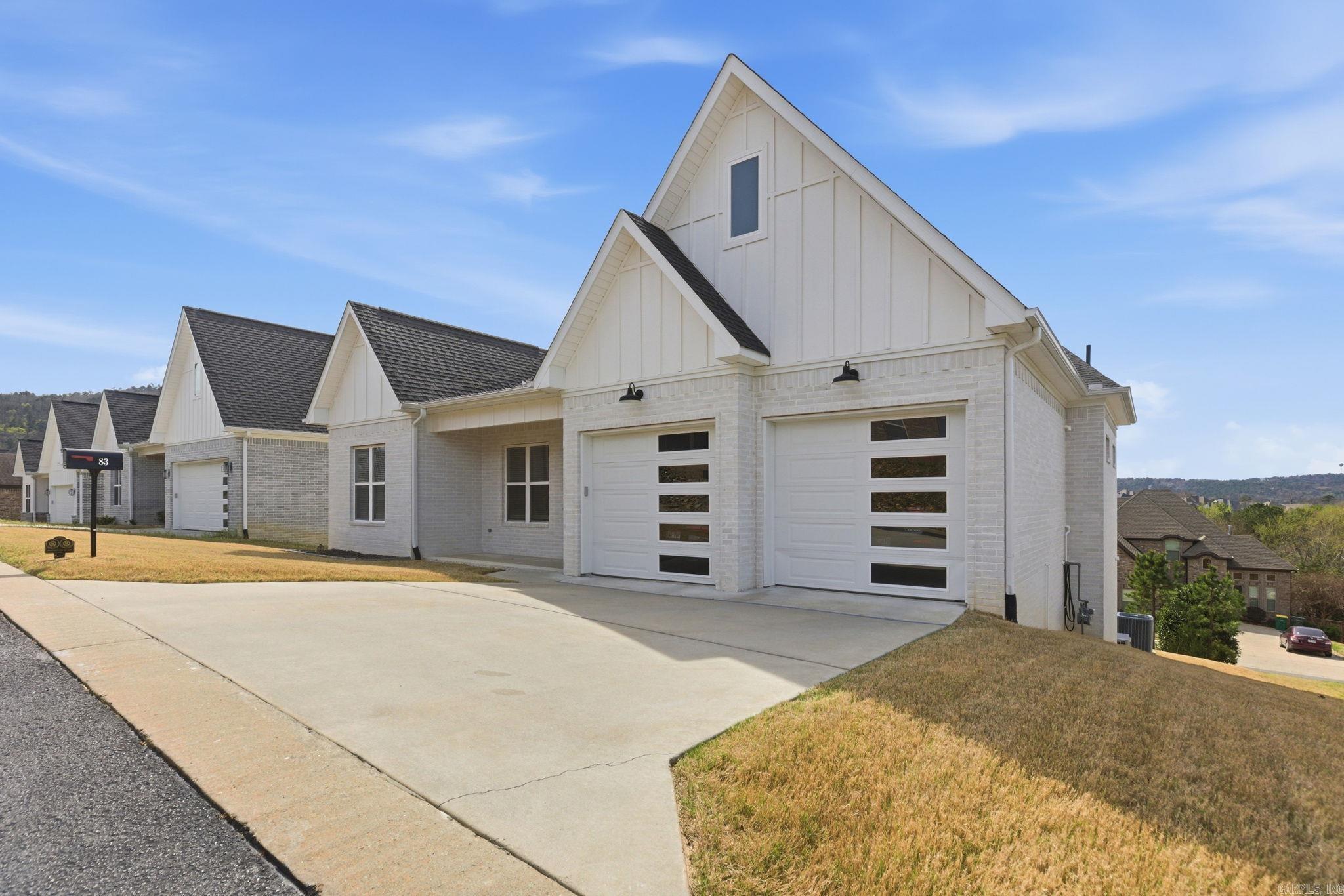 83 Tournay Circle