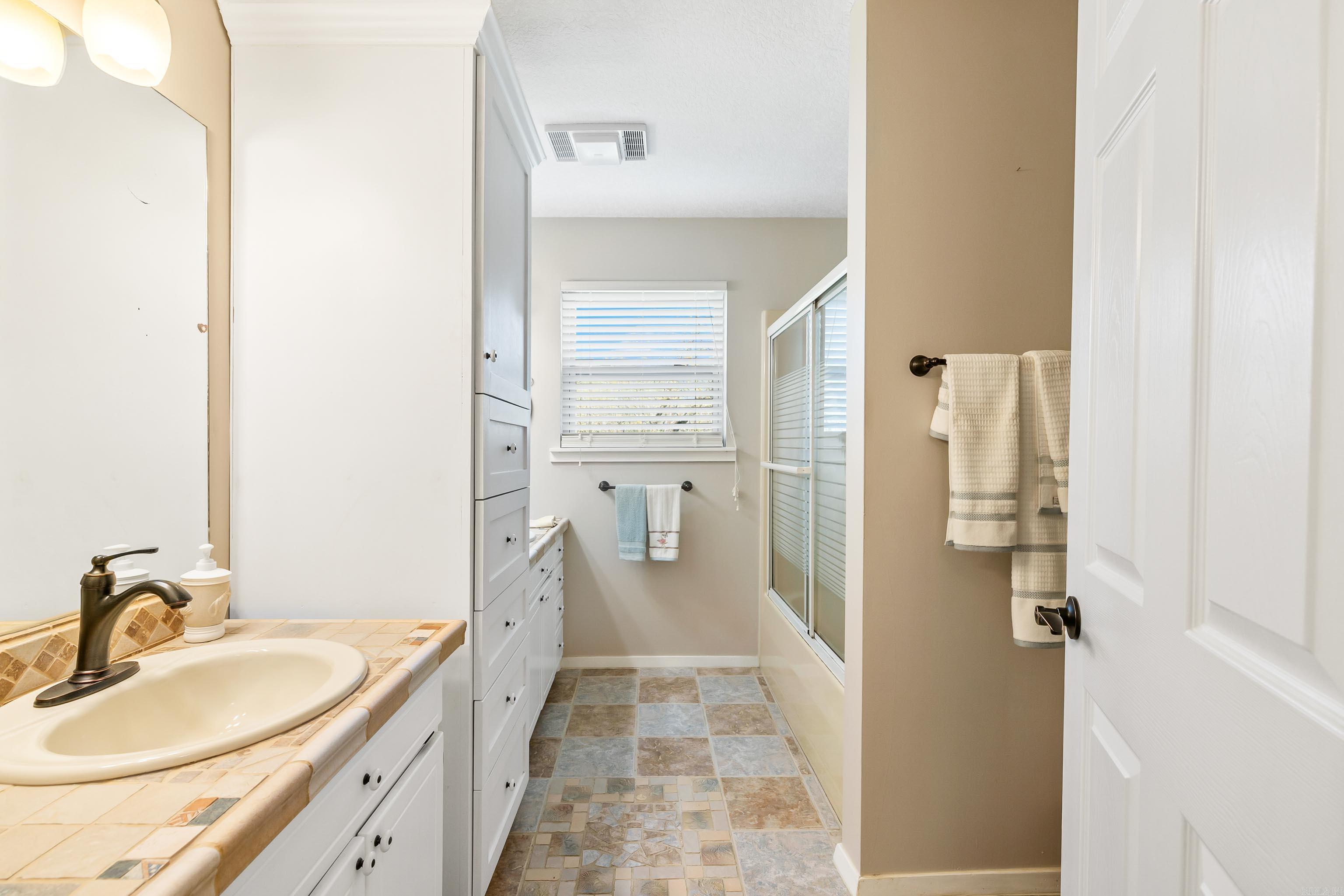 515 Beachview Circle
