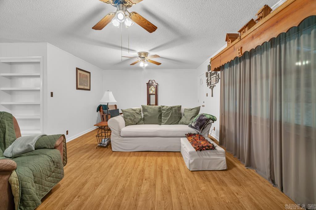 12 Halbrook Lane