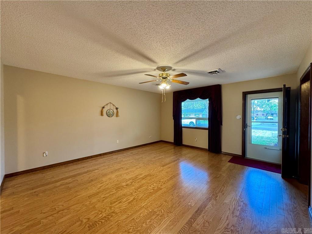 1504 Knoxville