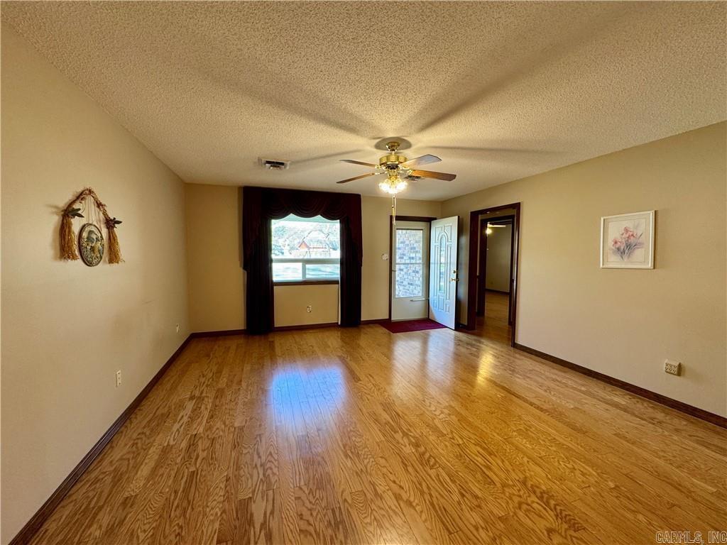 1504 Knoxville