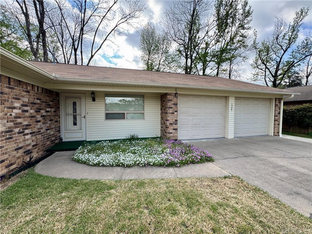 1504 Knoxville
