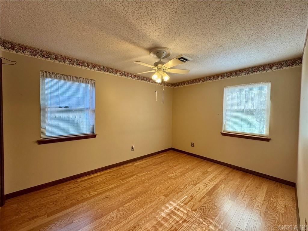 1504 Knoxville