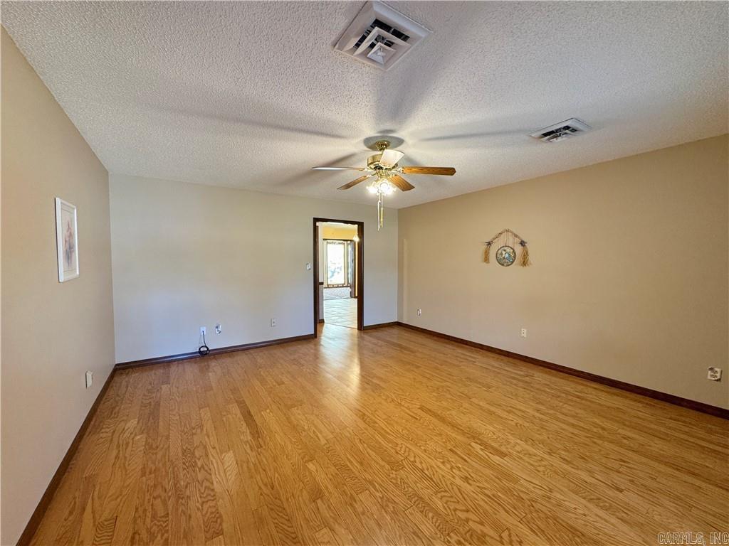 1504 Knoxville