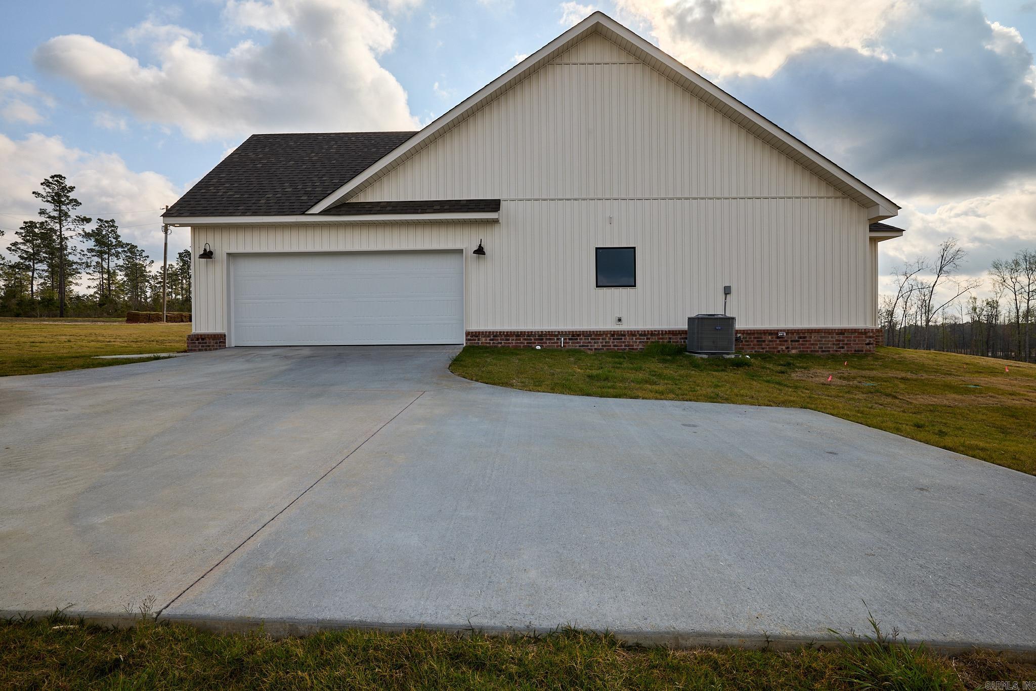 10557 W Miller Sardis Road