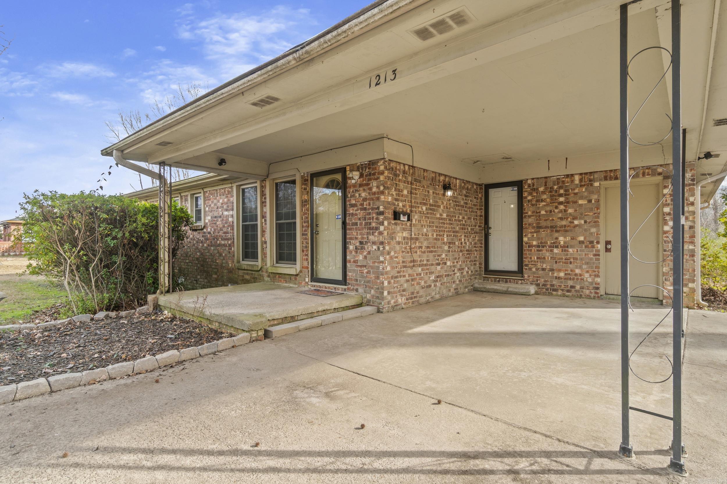 1213 Eastview Drive
