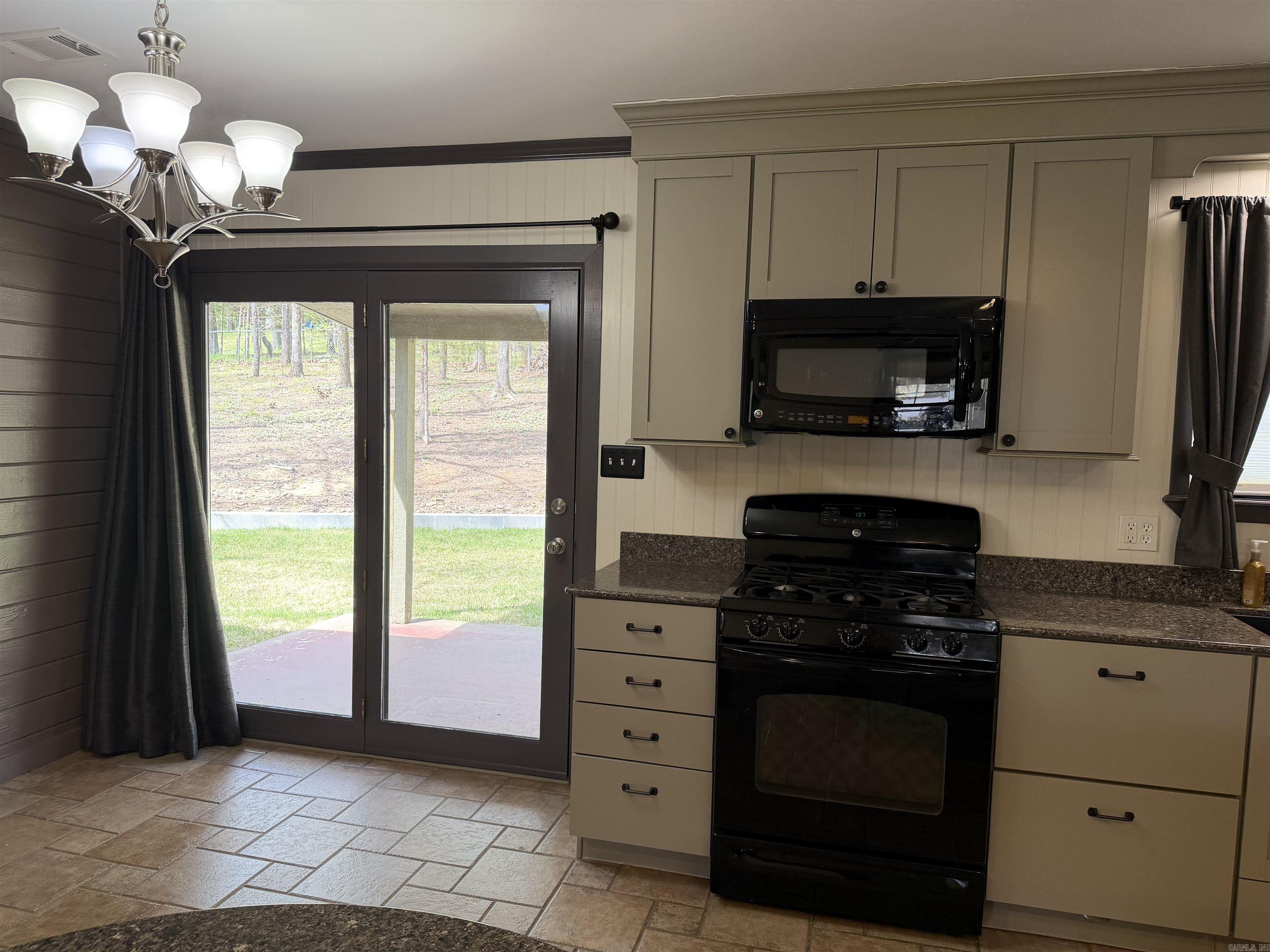 6 Cottontail Drive