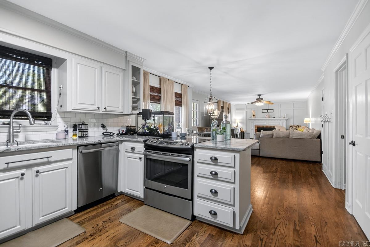 4 Combonne Court