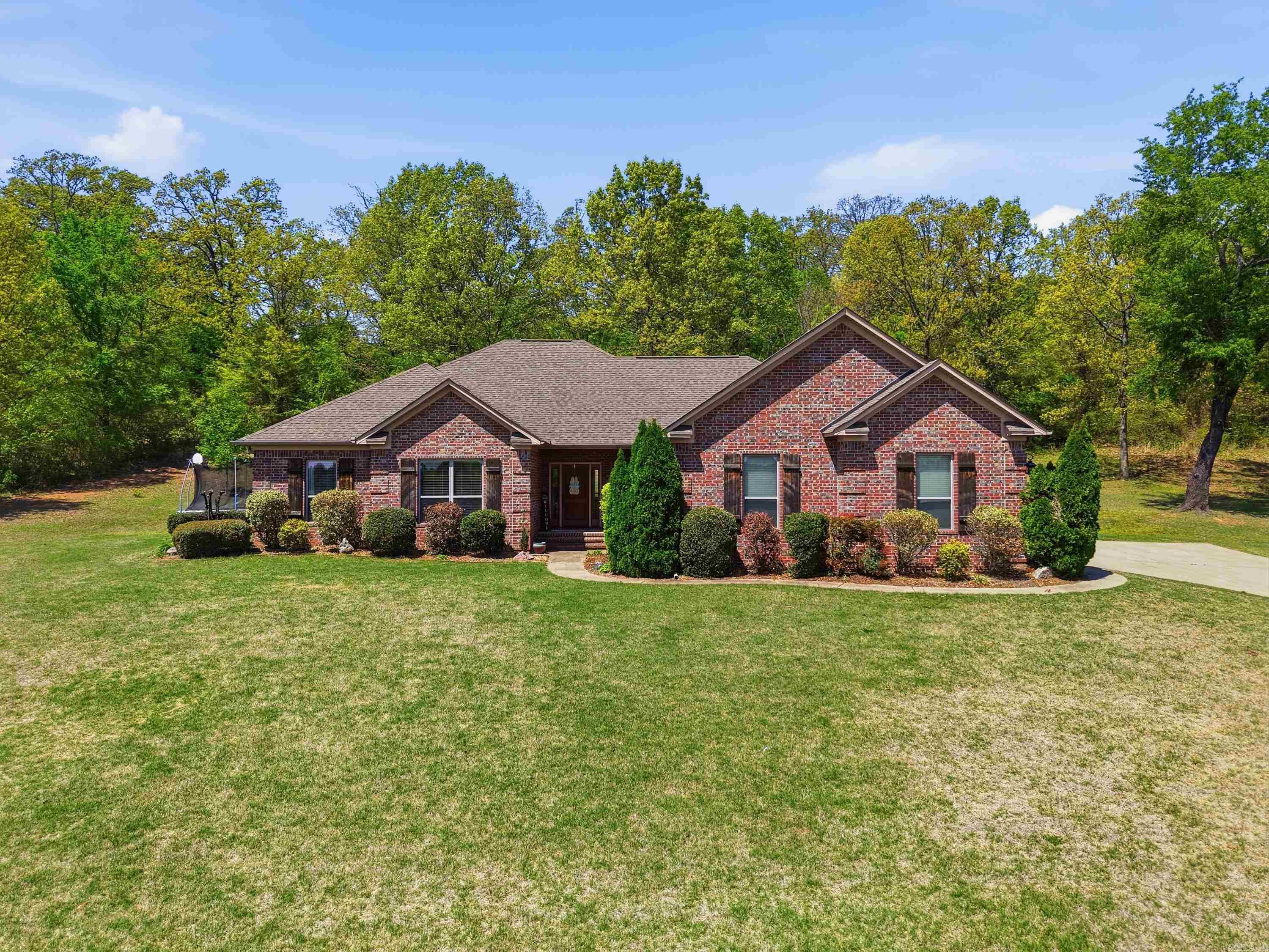 23 SABLEWOOD Drive