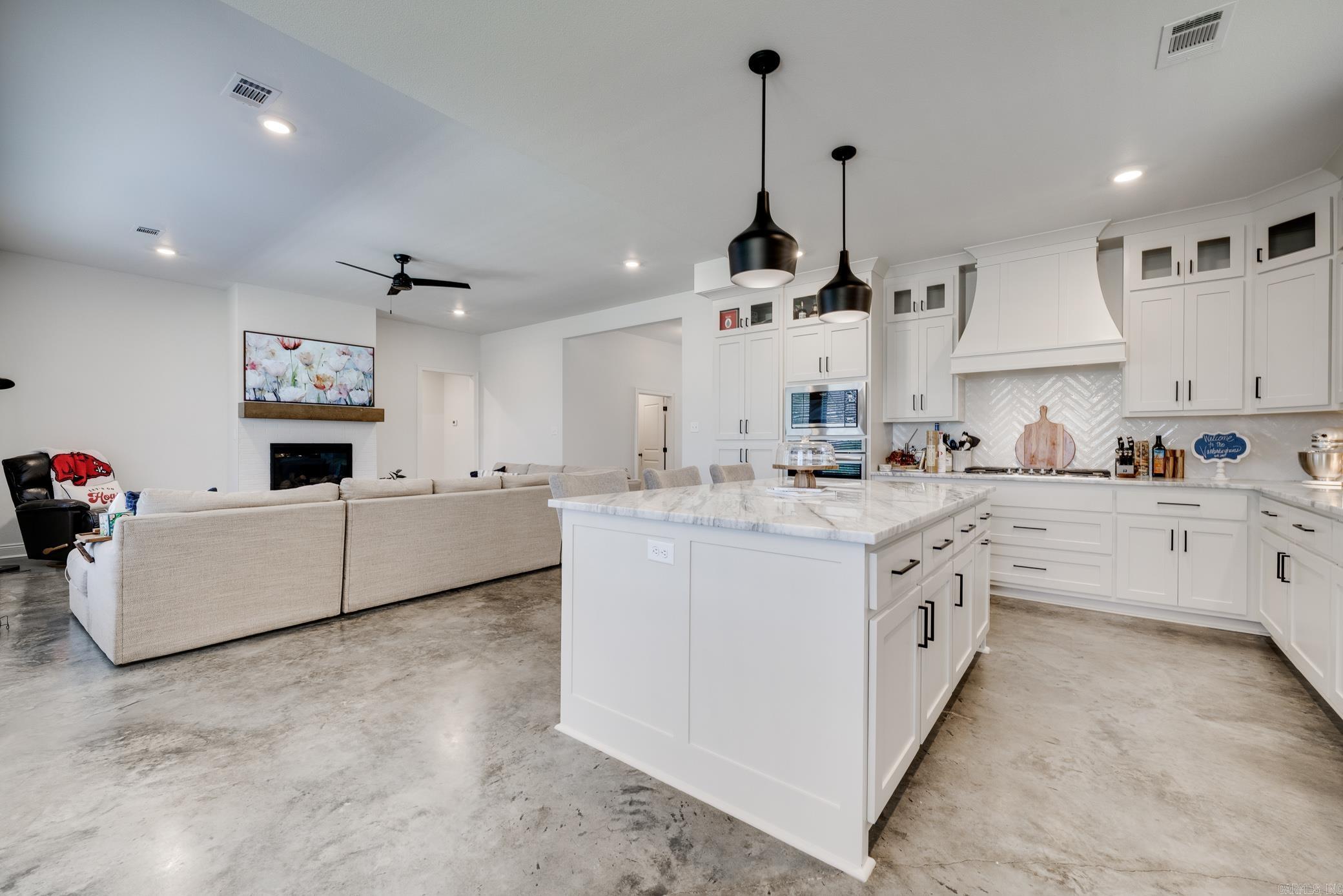 2498 Lilac Drive