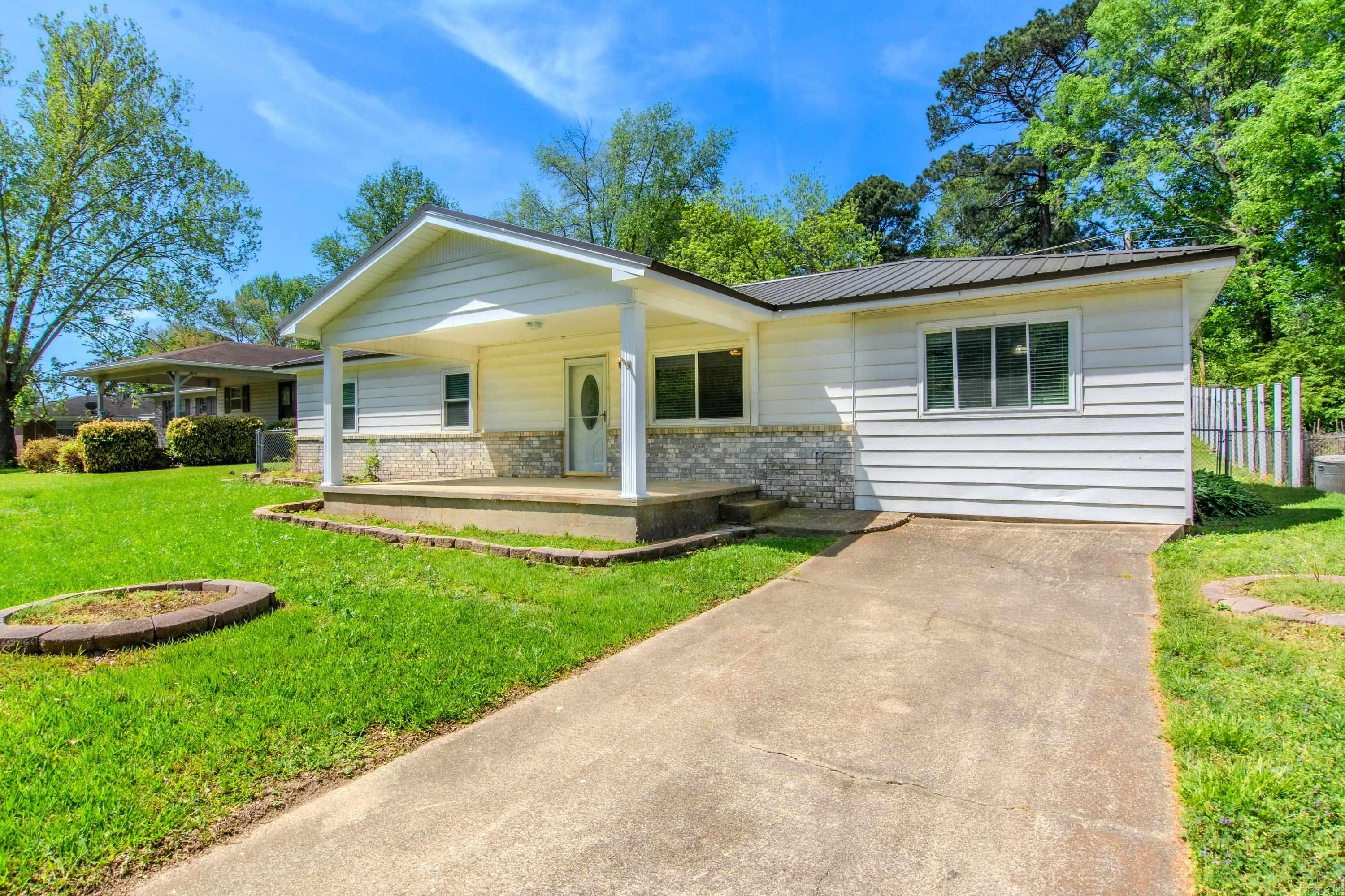 2616 Meadow Lane