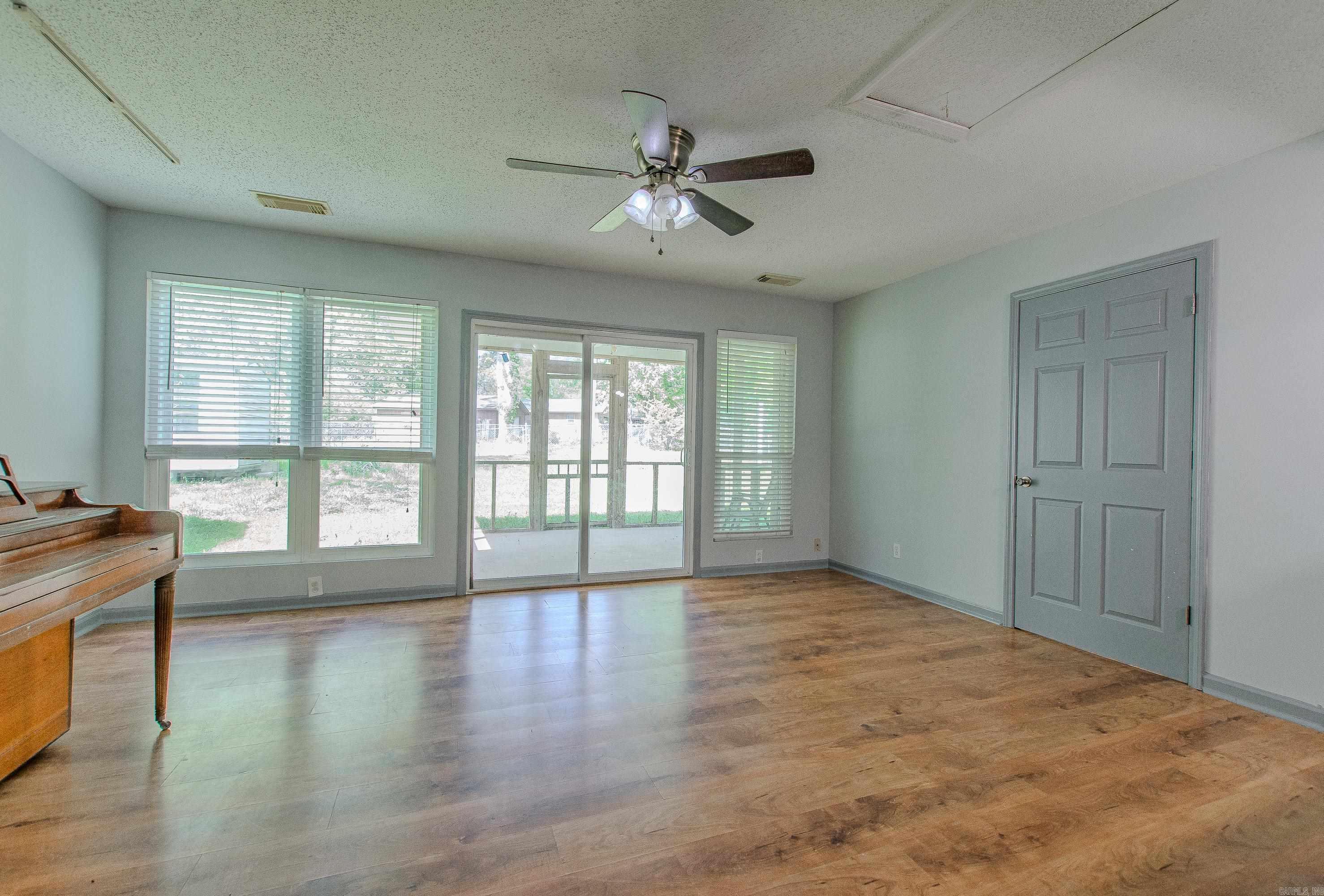 2616 Meadow Lane
