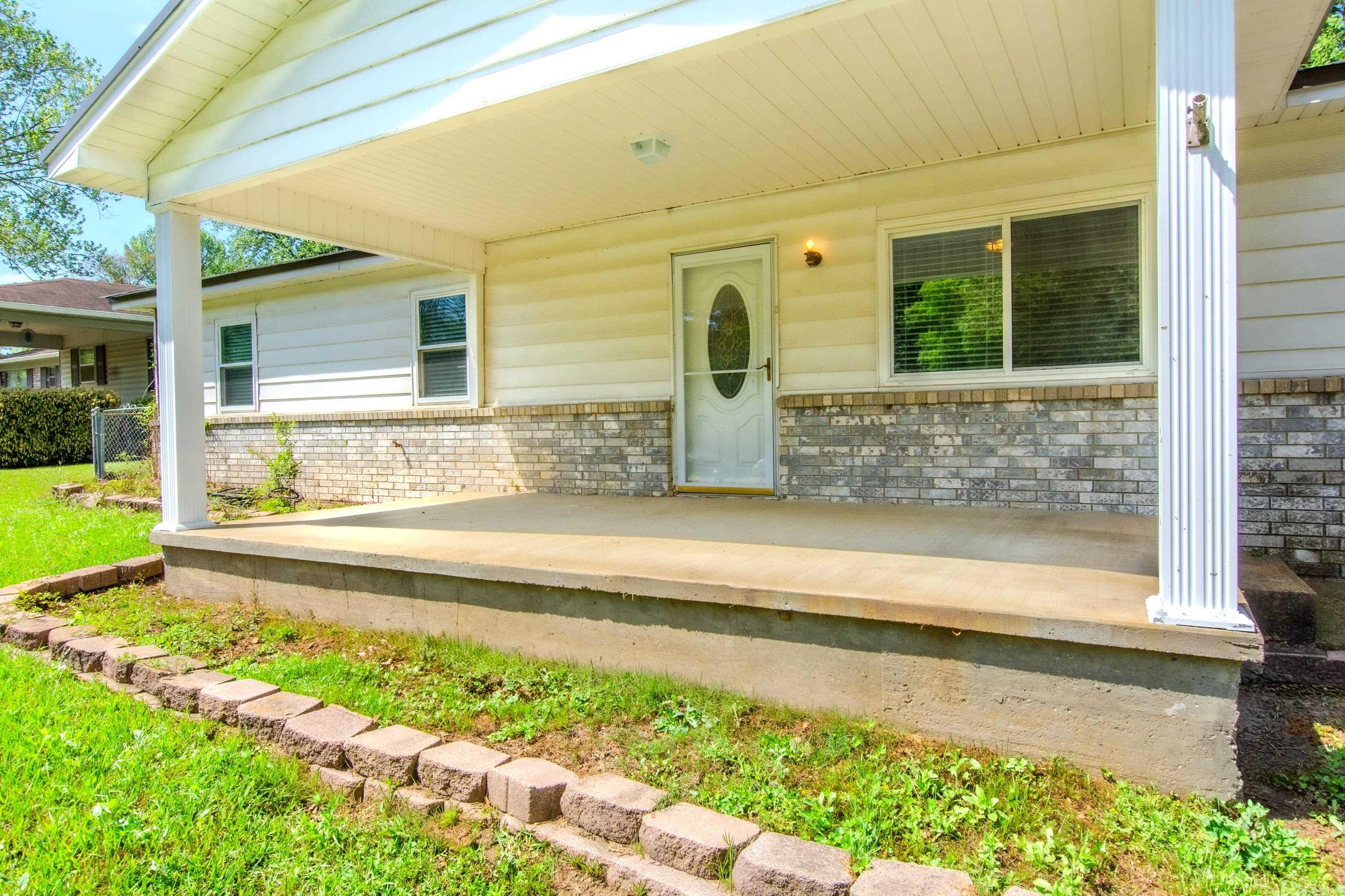 2616 Meadow Lane