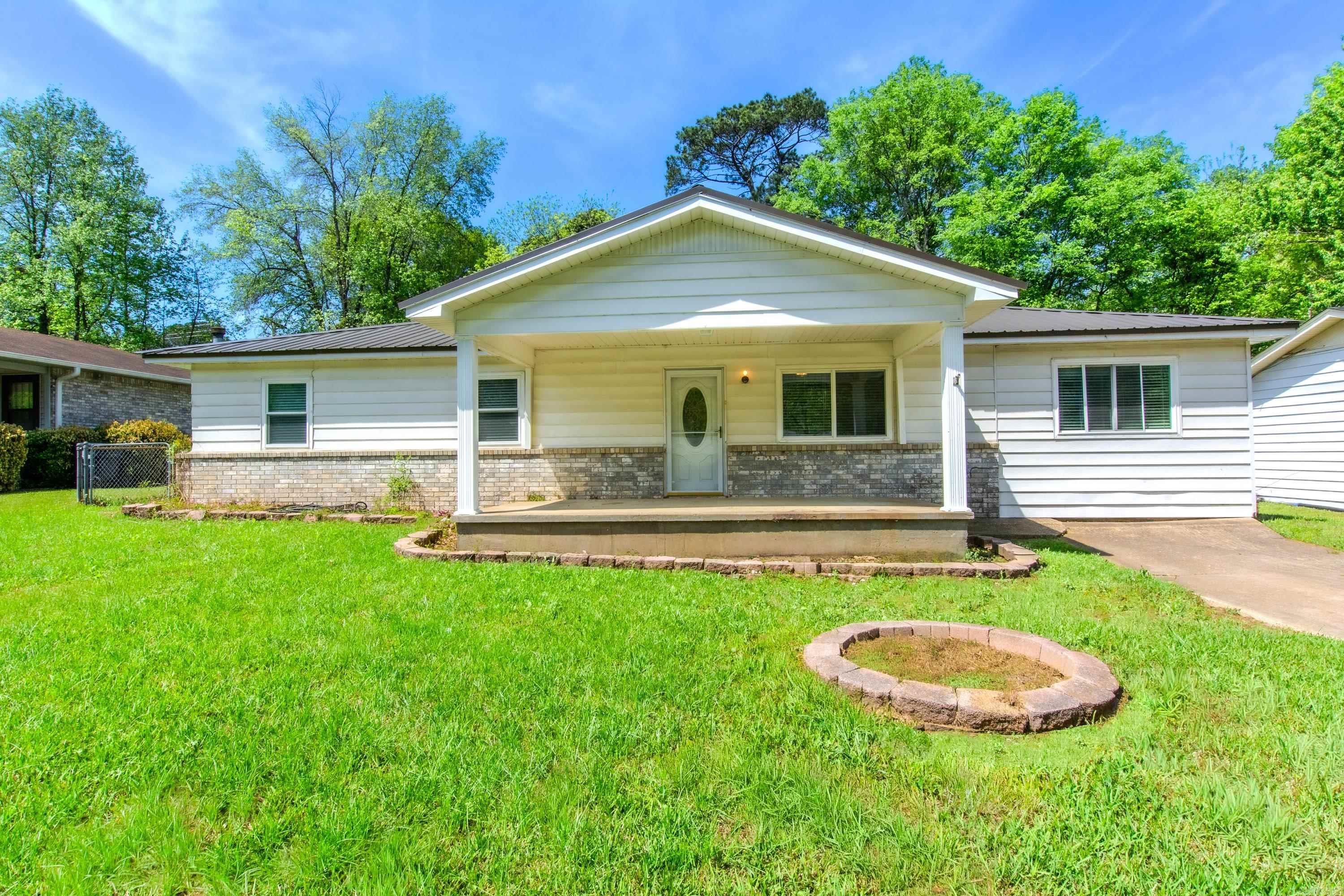 2616 Meadow Lane