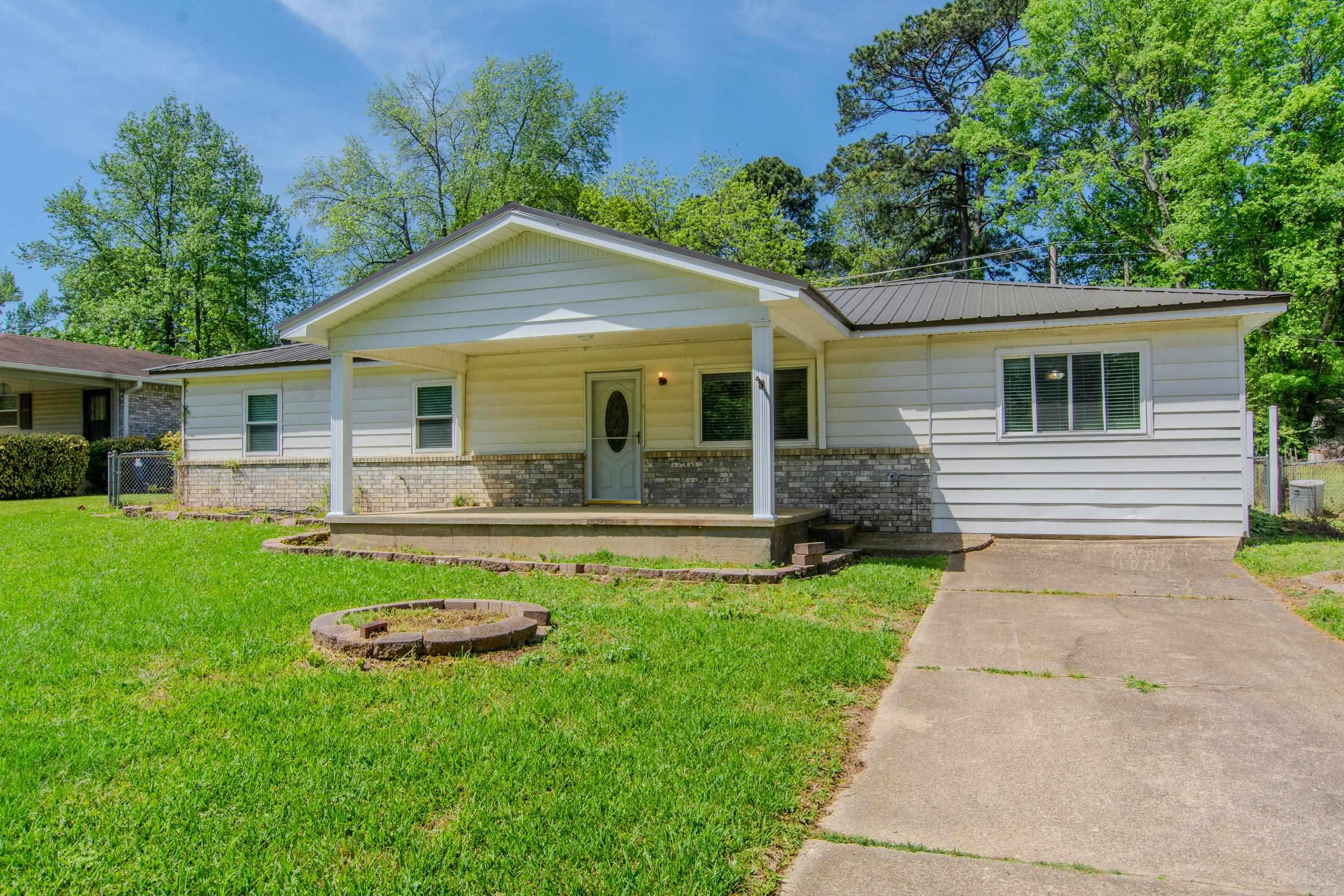 2616 Meadow Lane