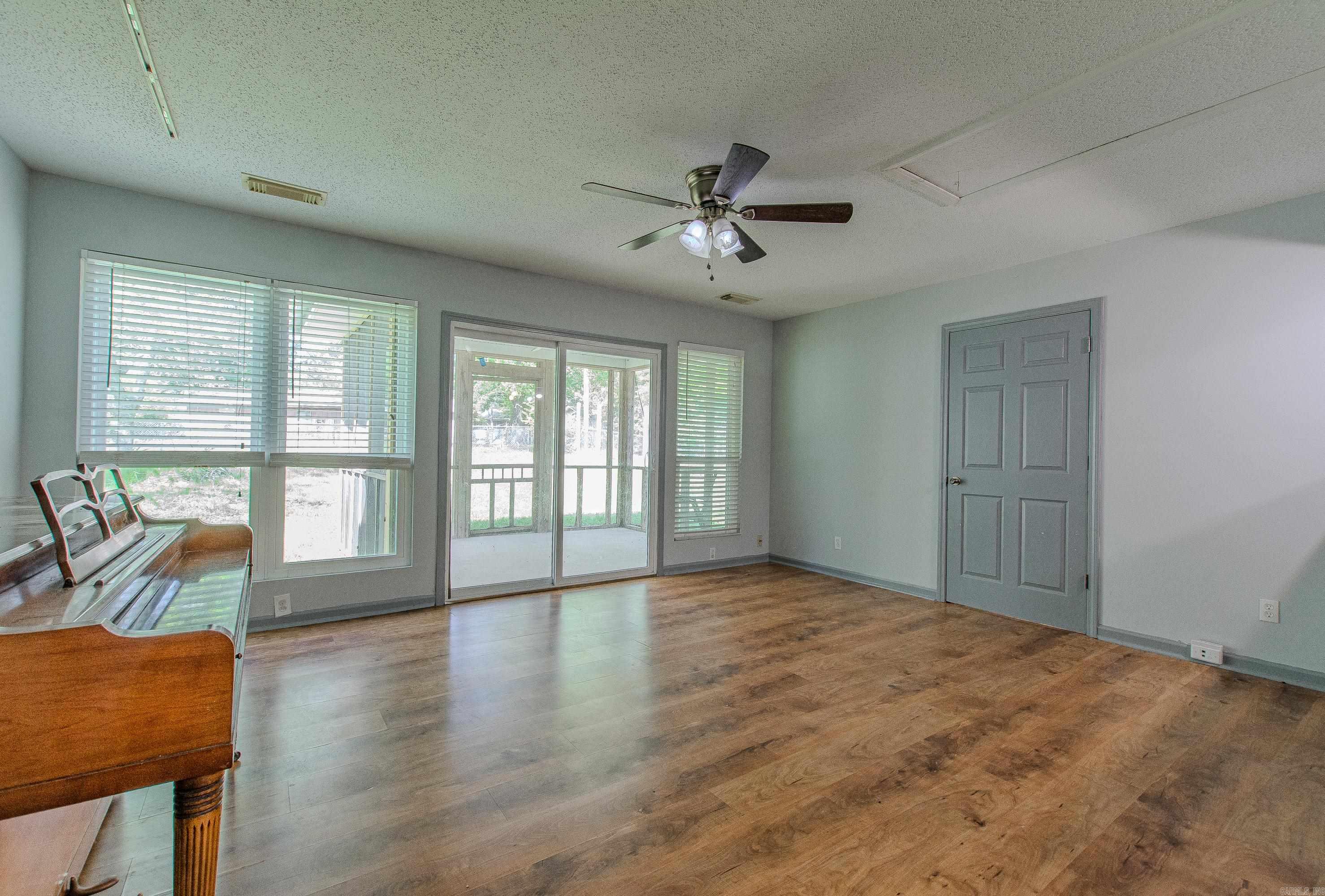 2616 Meadow Lane