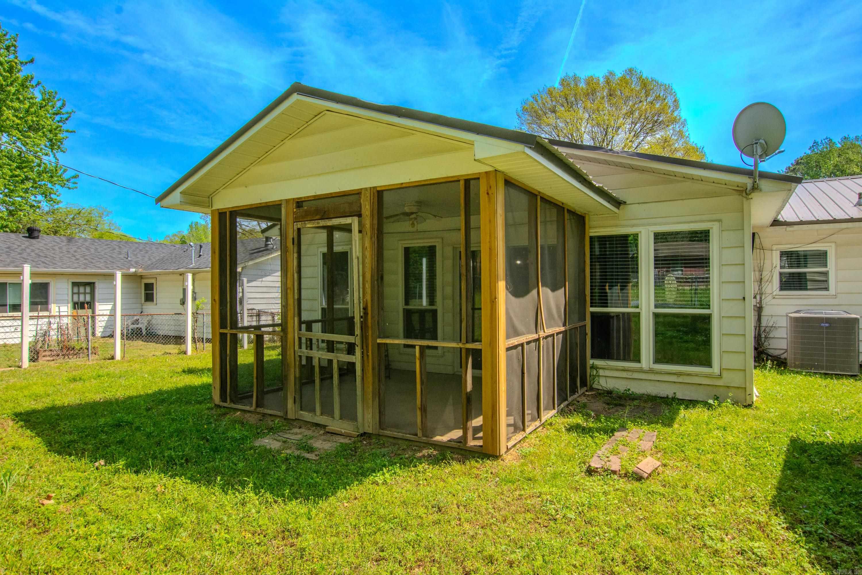 2616 Meadow Lane
