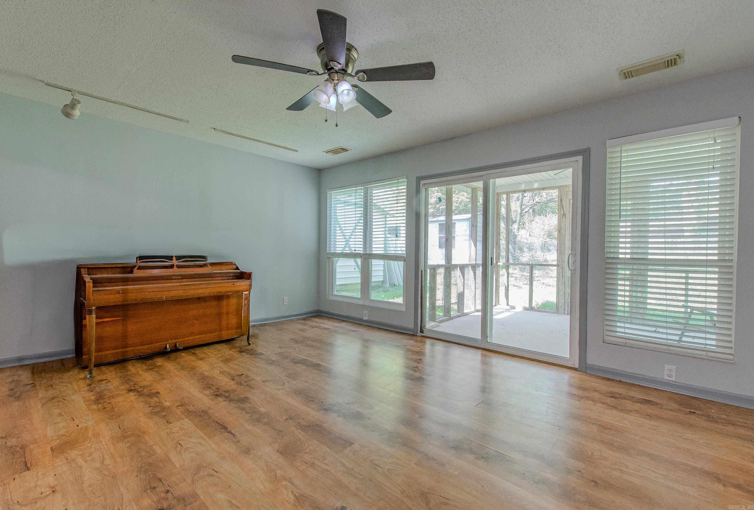 2616 Meadow Lane