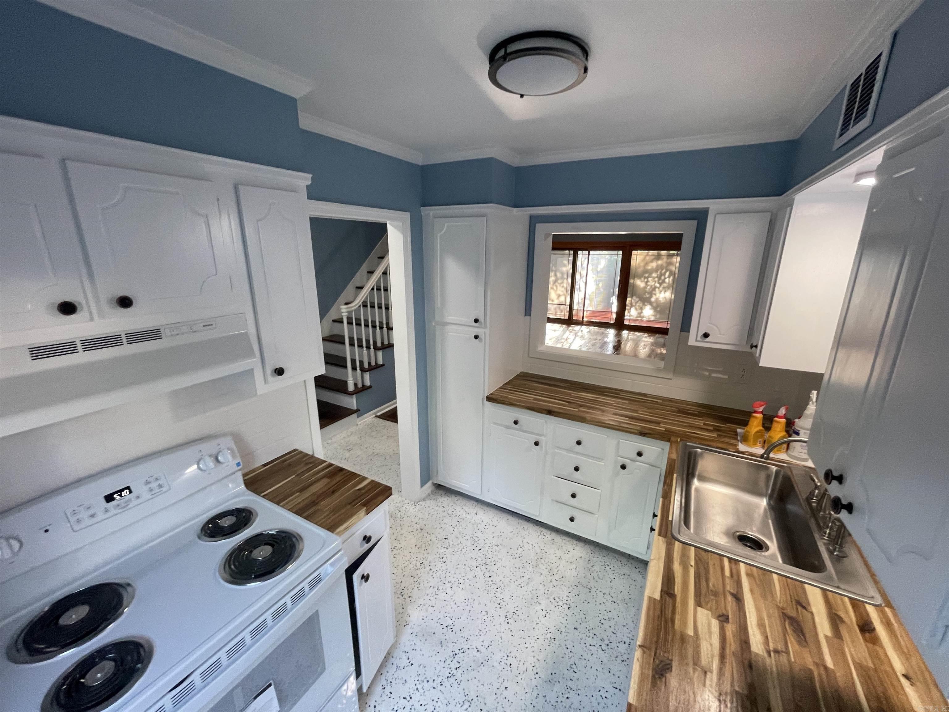 1824 N Hughes St., Apt 11