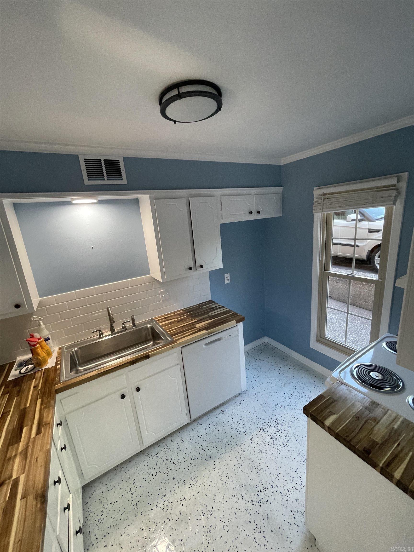 1824 N Hughes St., Apt 11