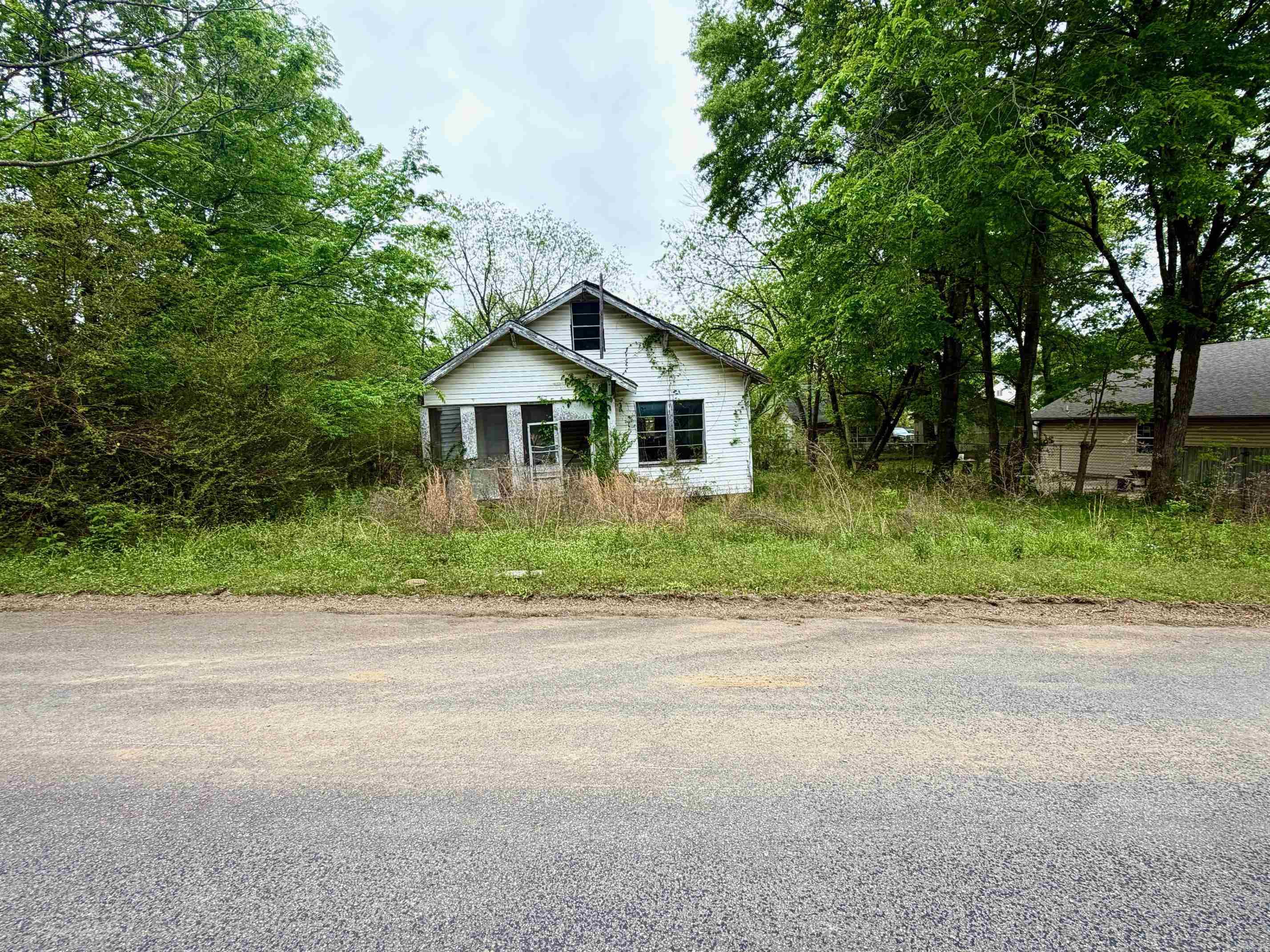 6611 Bobby Lane