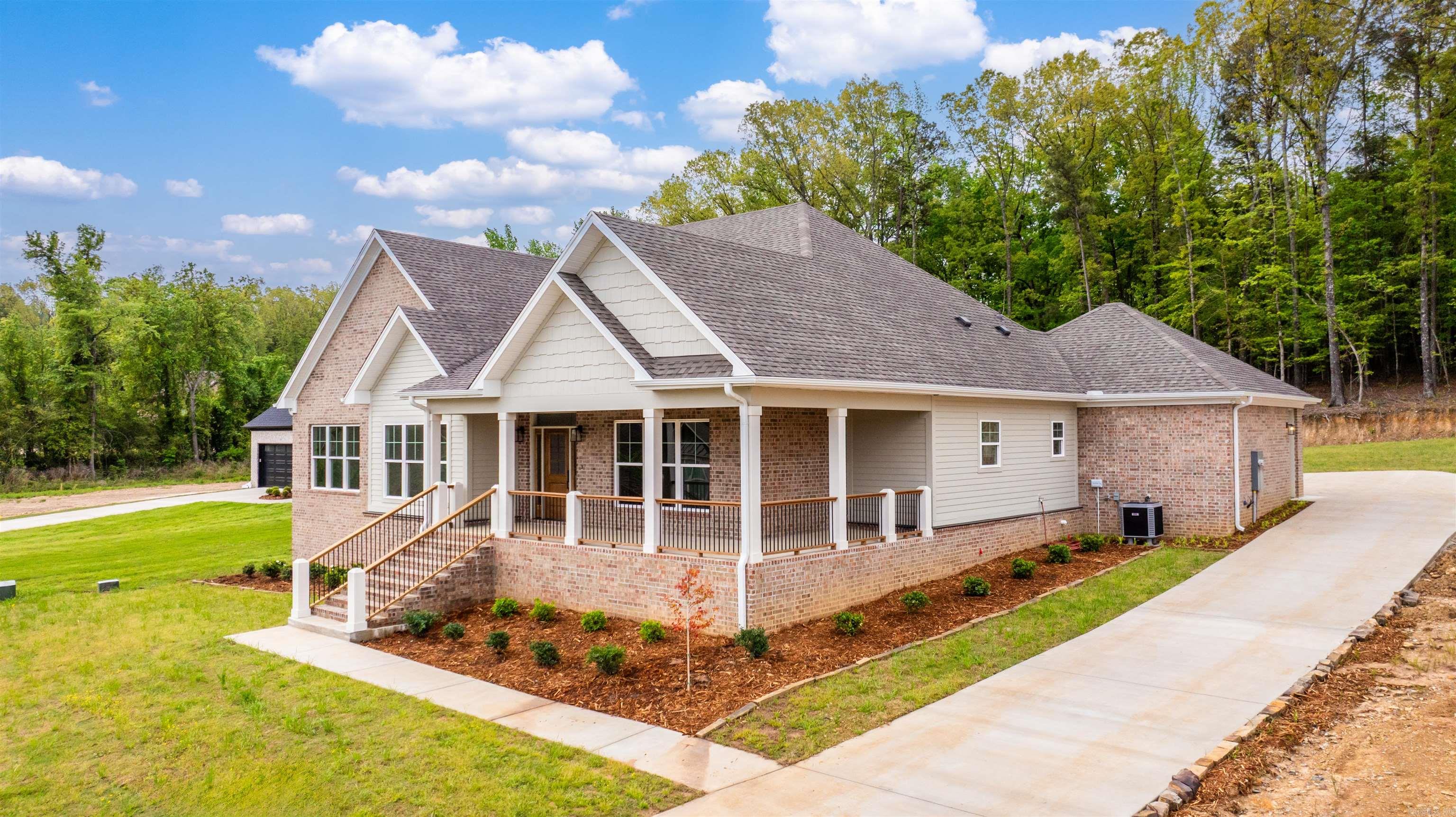 9 West Lake Lane
