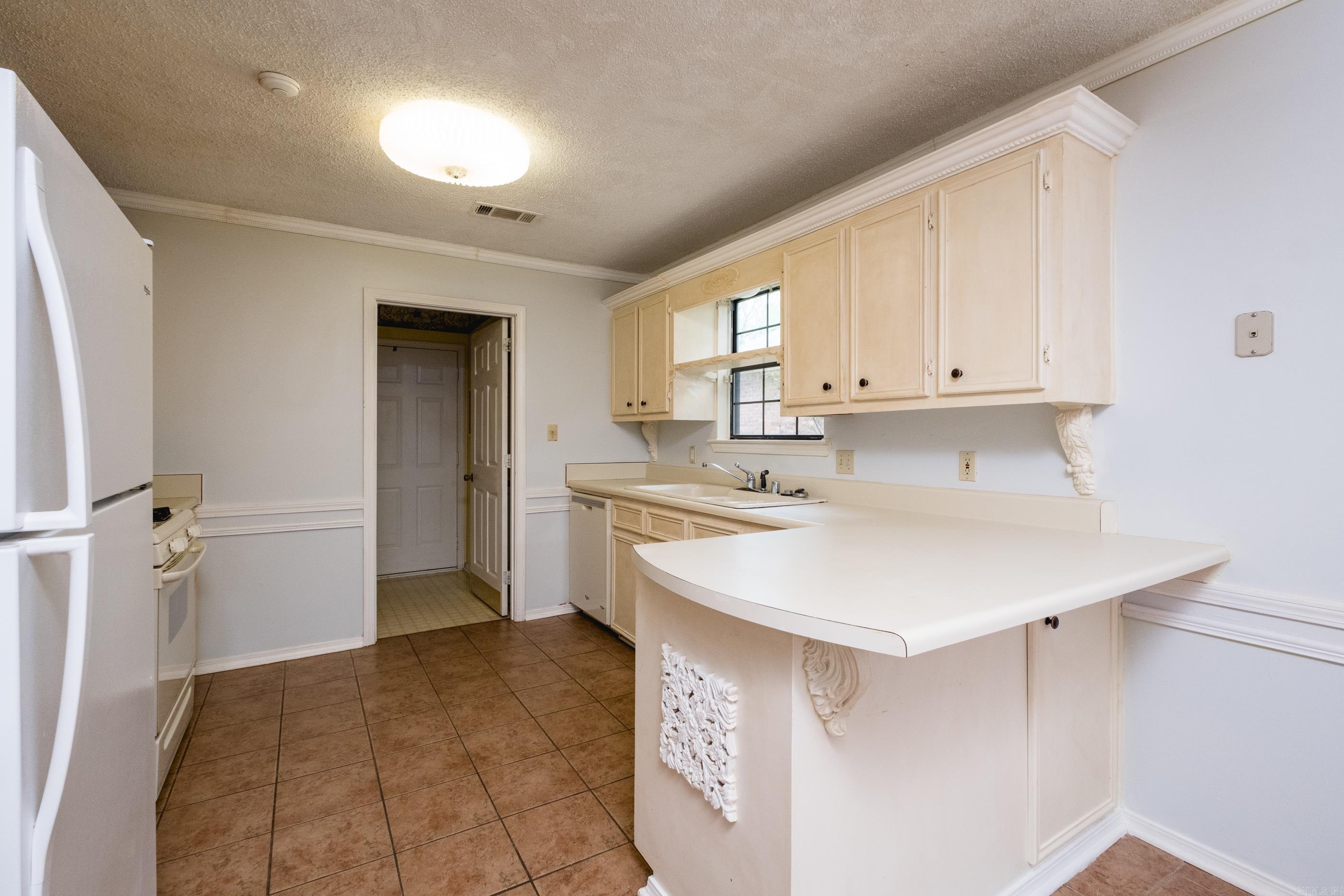 8 Tracy Austin Ct