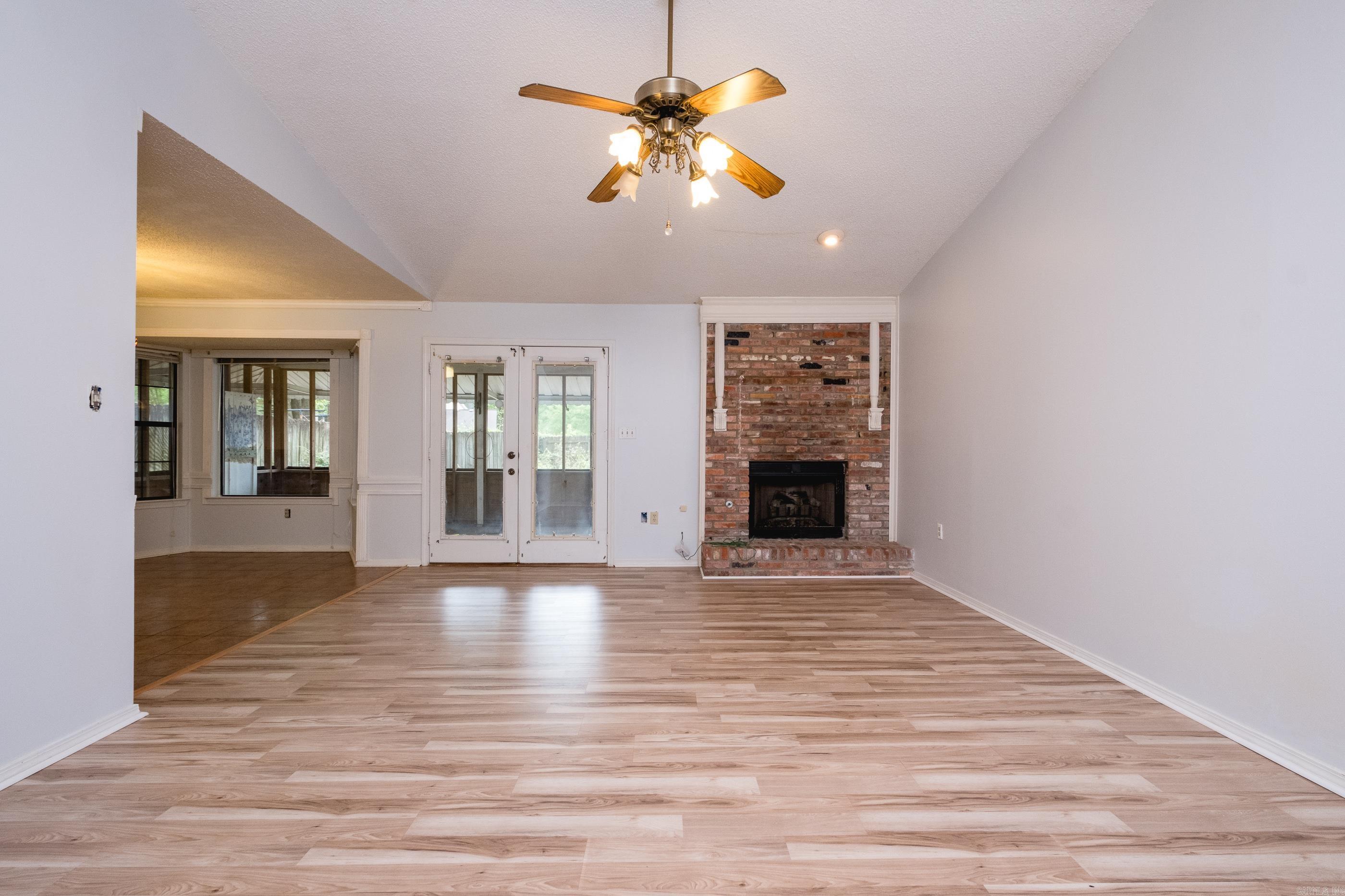 8 Tracy Austin Ct