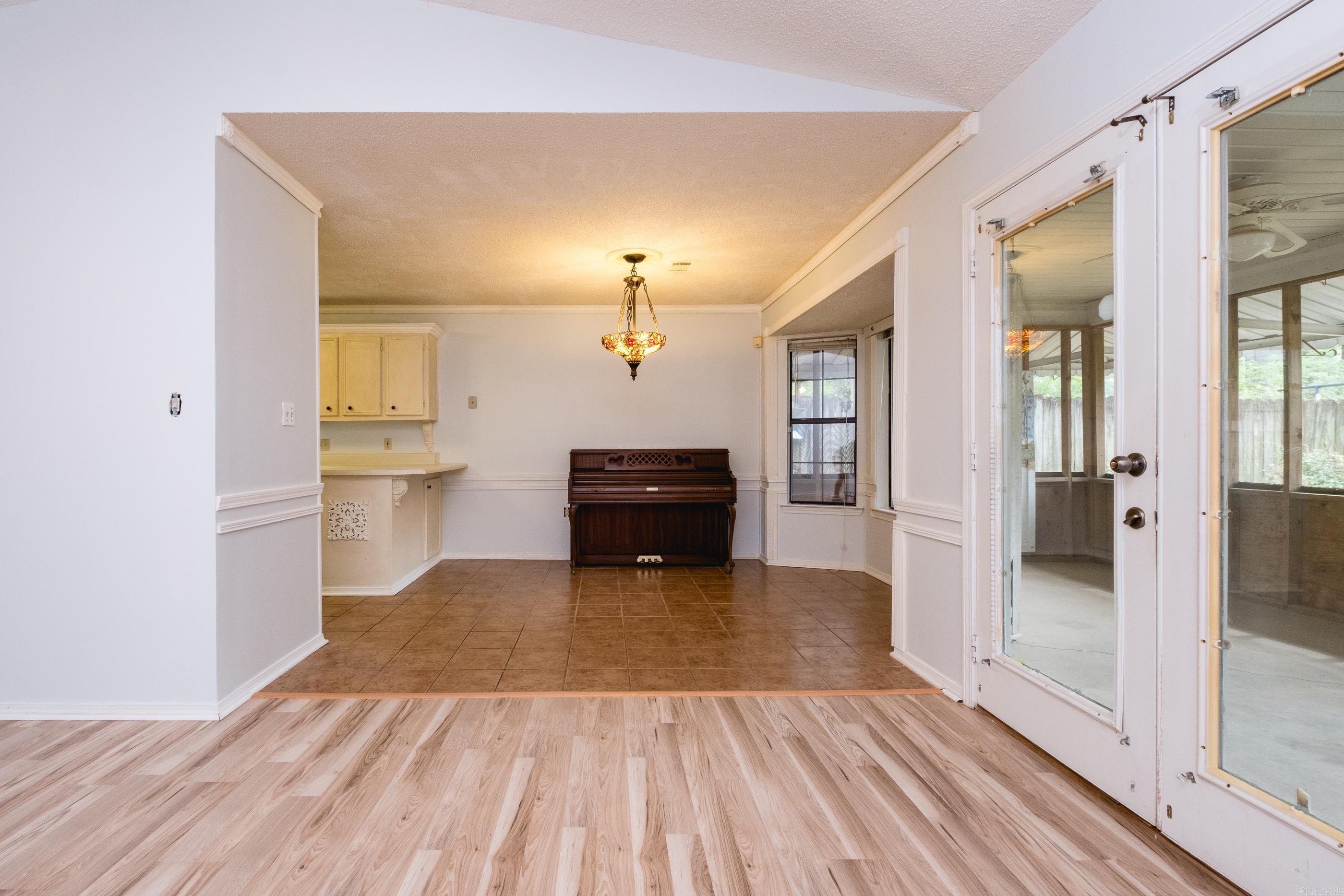 8 Tracy Austin Ct