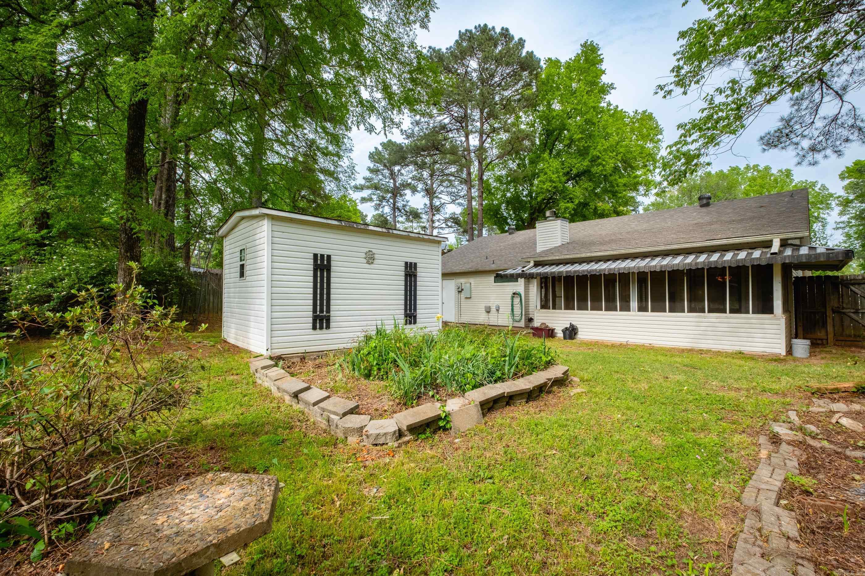 8 Tracy Austin Ct