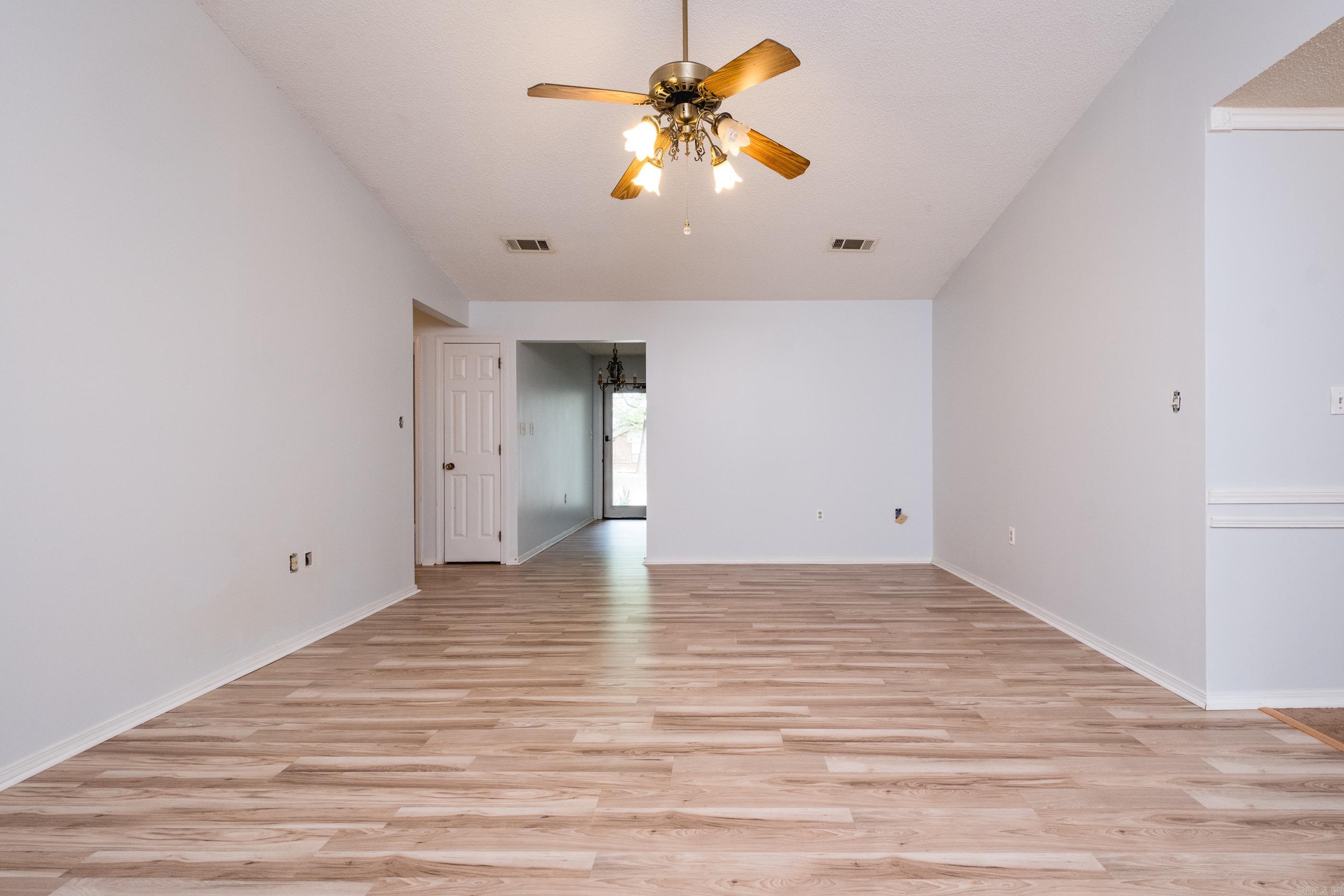 8 Tracy Austin Ct