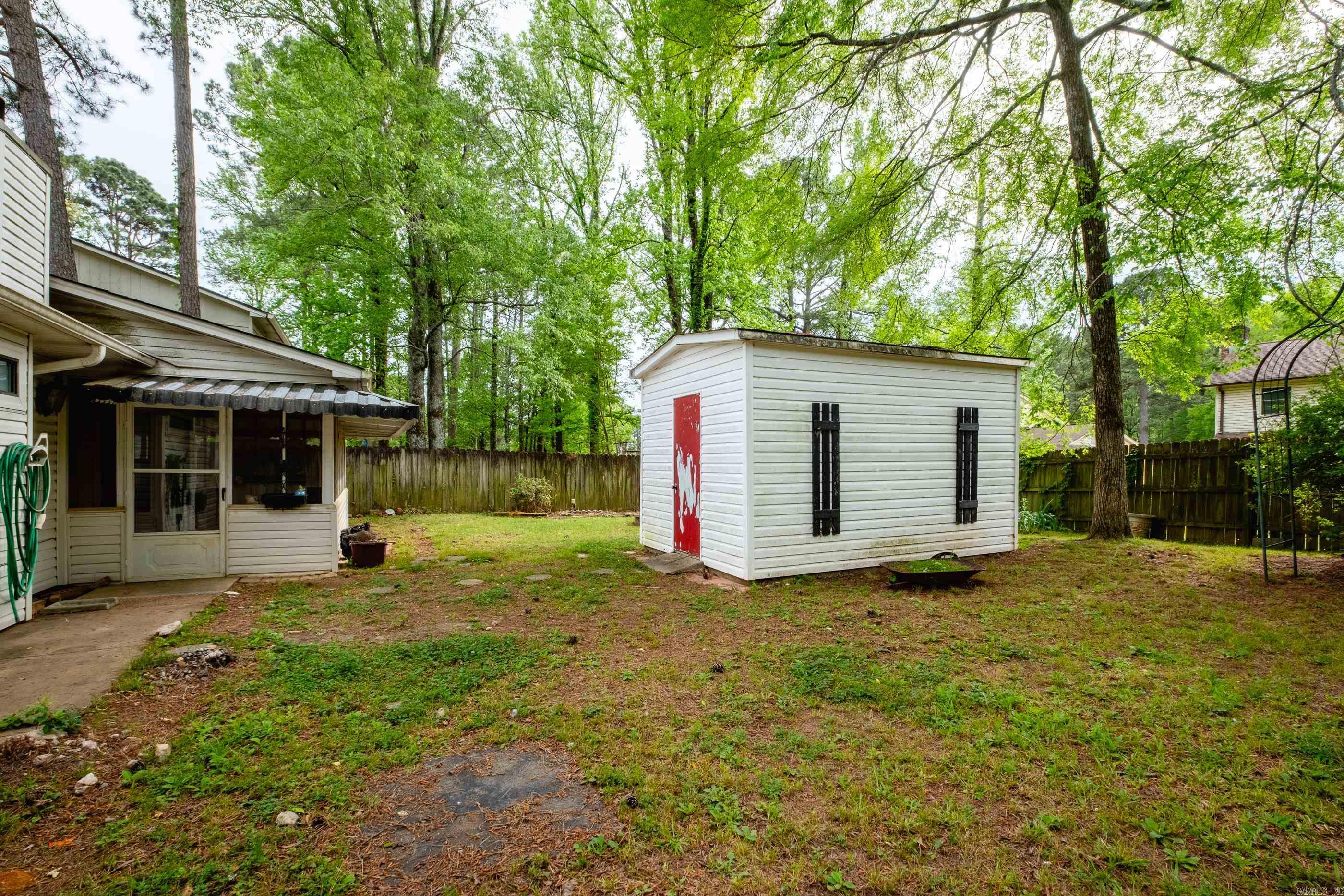 8 Tracy Austin Ct