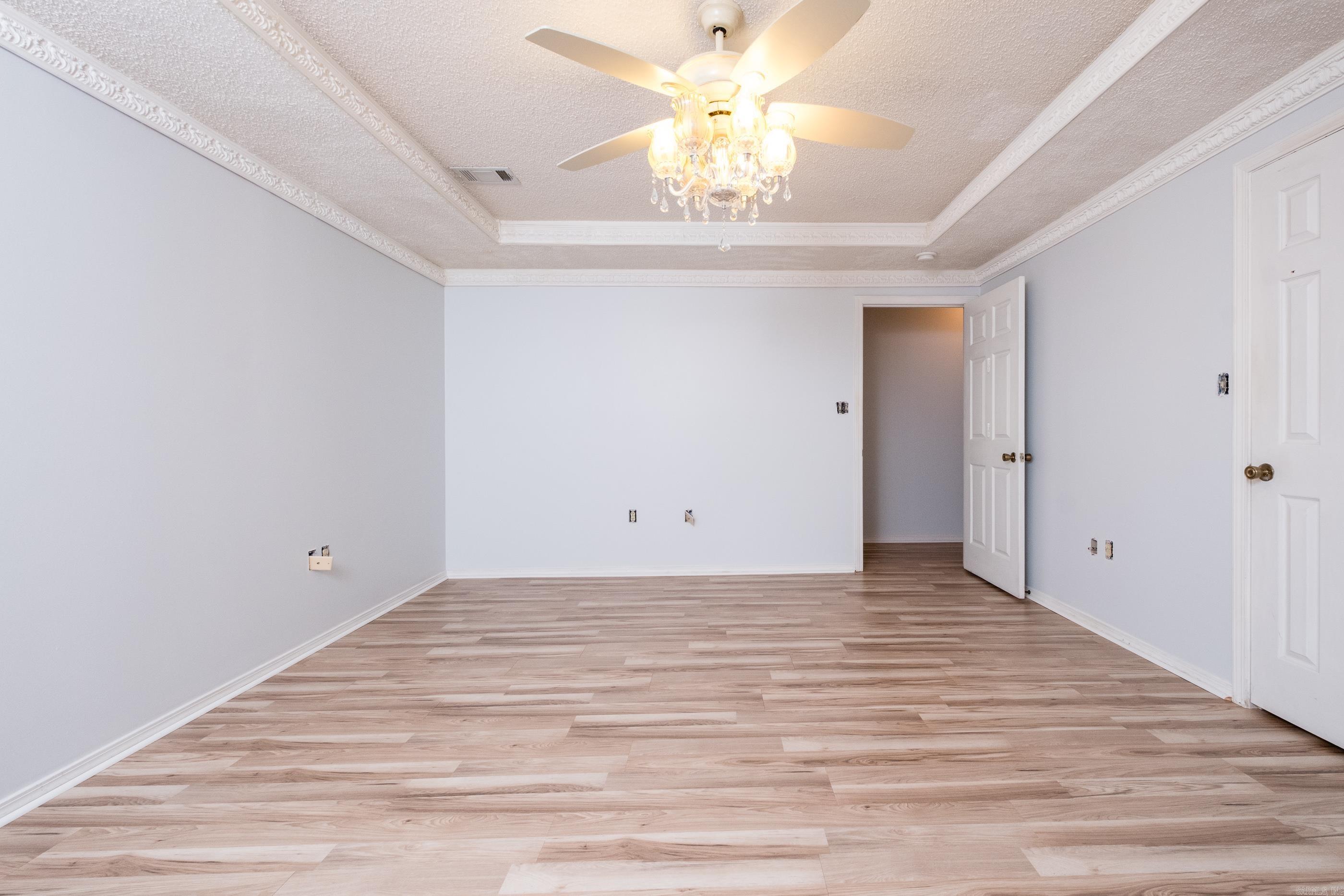 8 Tracy Austin Ct