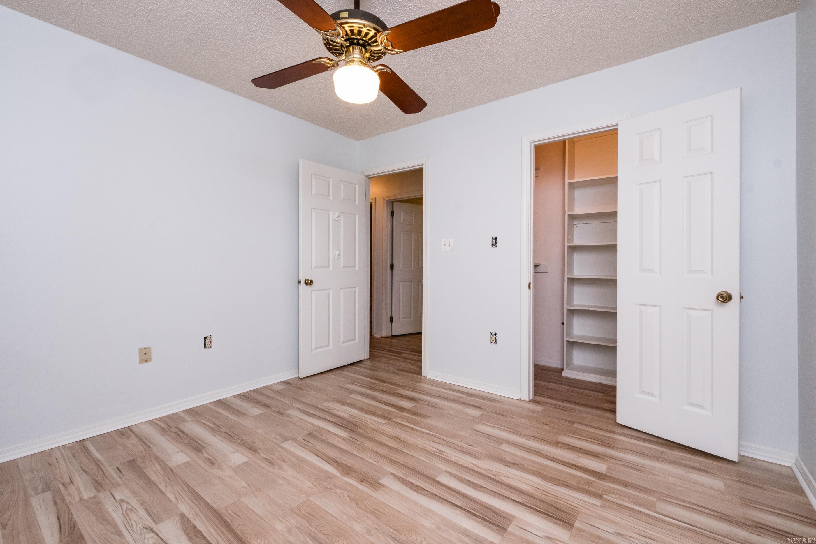 8 Tracy Austin Ct