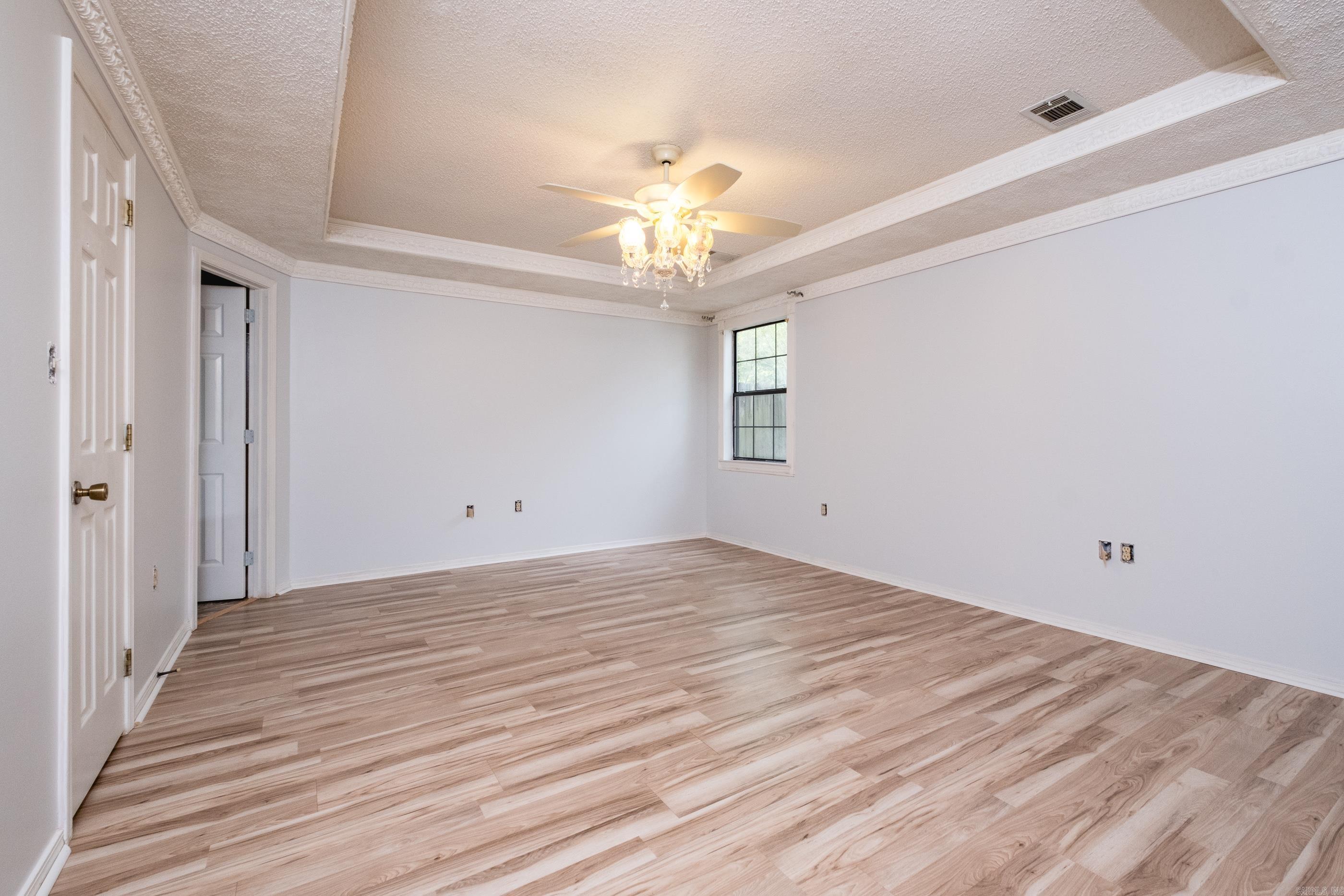 8 Tracy Austin Ct