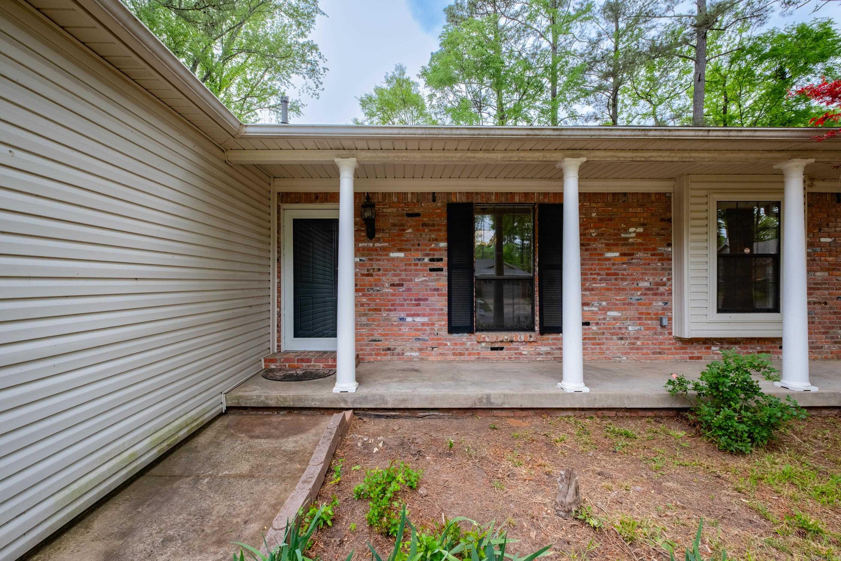 8 Tracy Austin Ct
