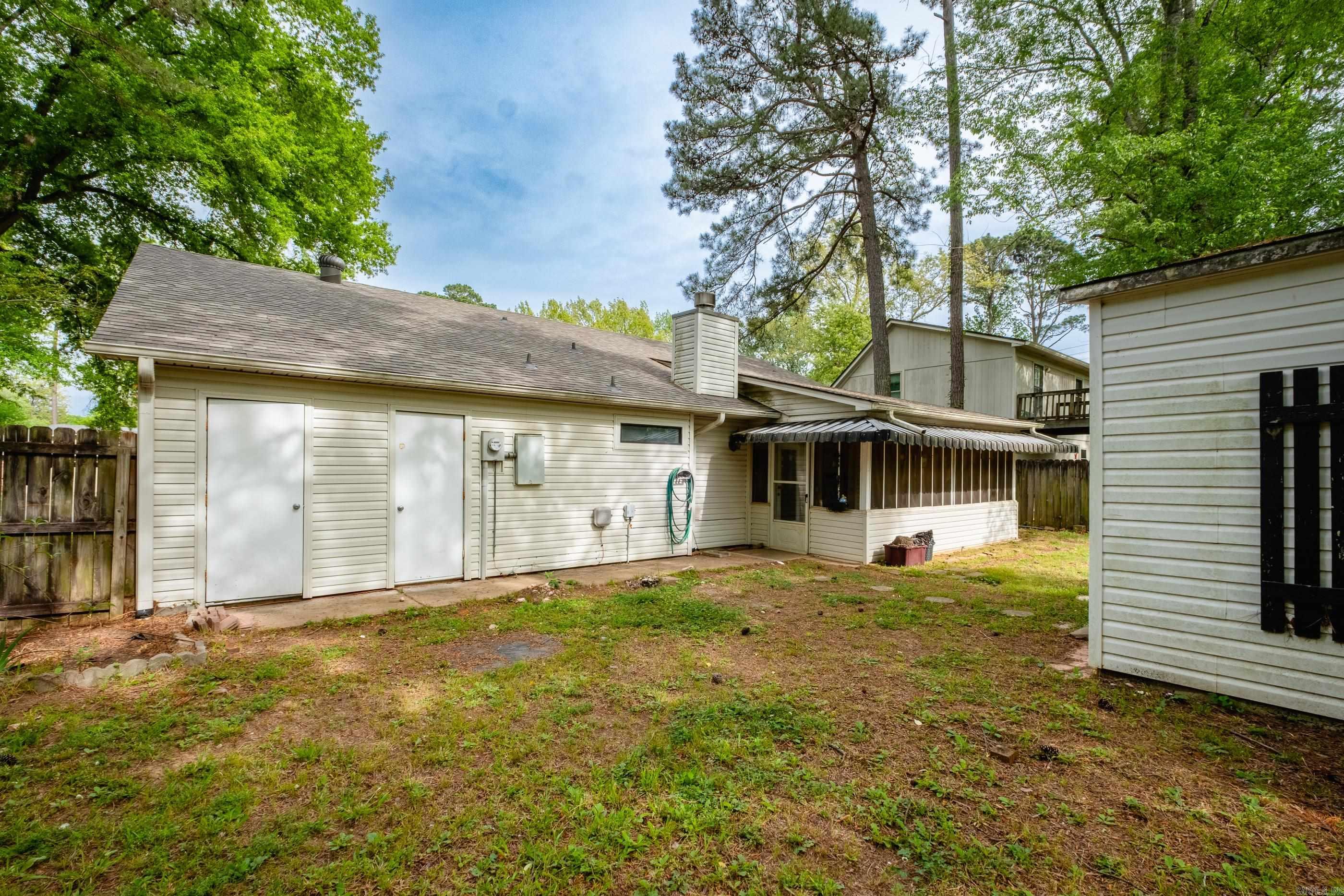 8 Tracy Austin Ct