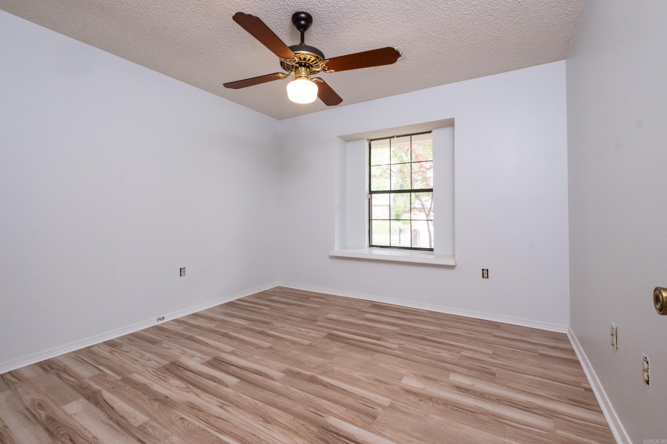 8 Tracy Austin Ct