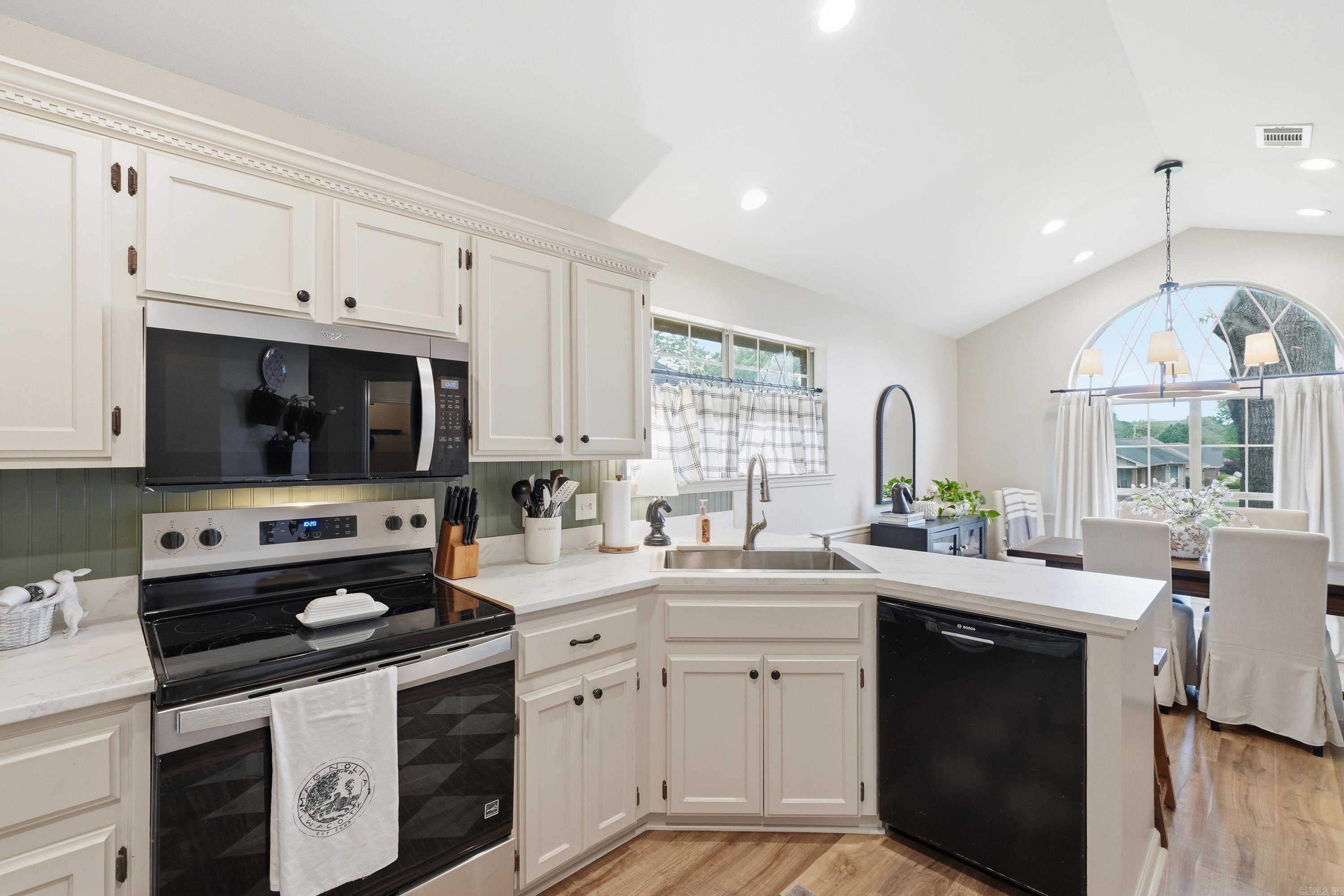 410 Whitney Woods