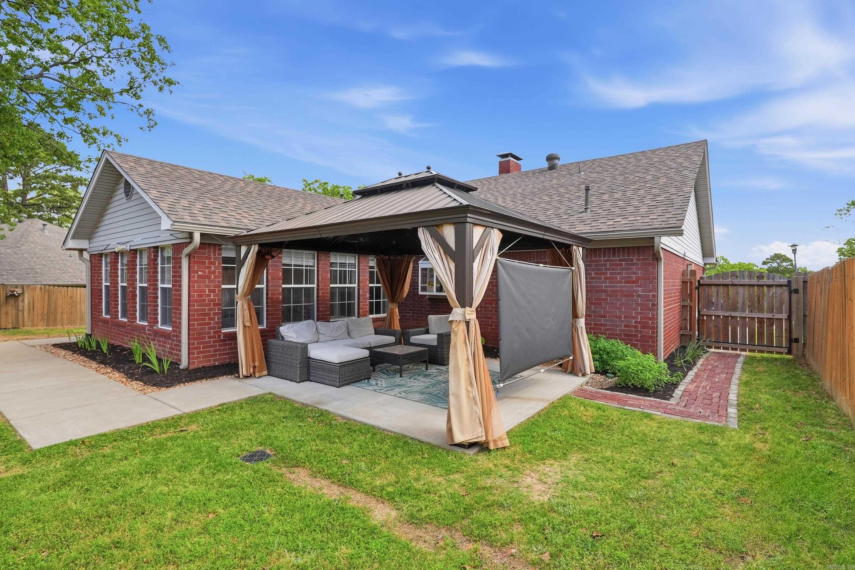 20 Emerald Drive