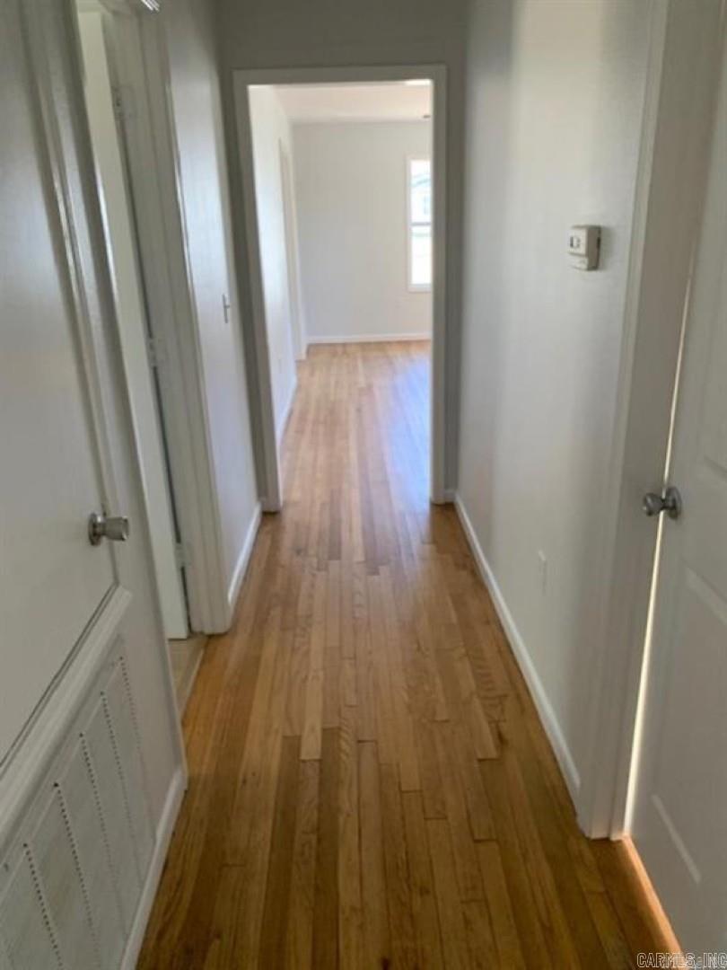 861 Crestwood